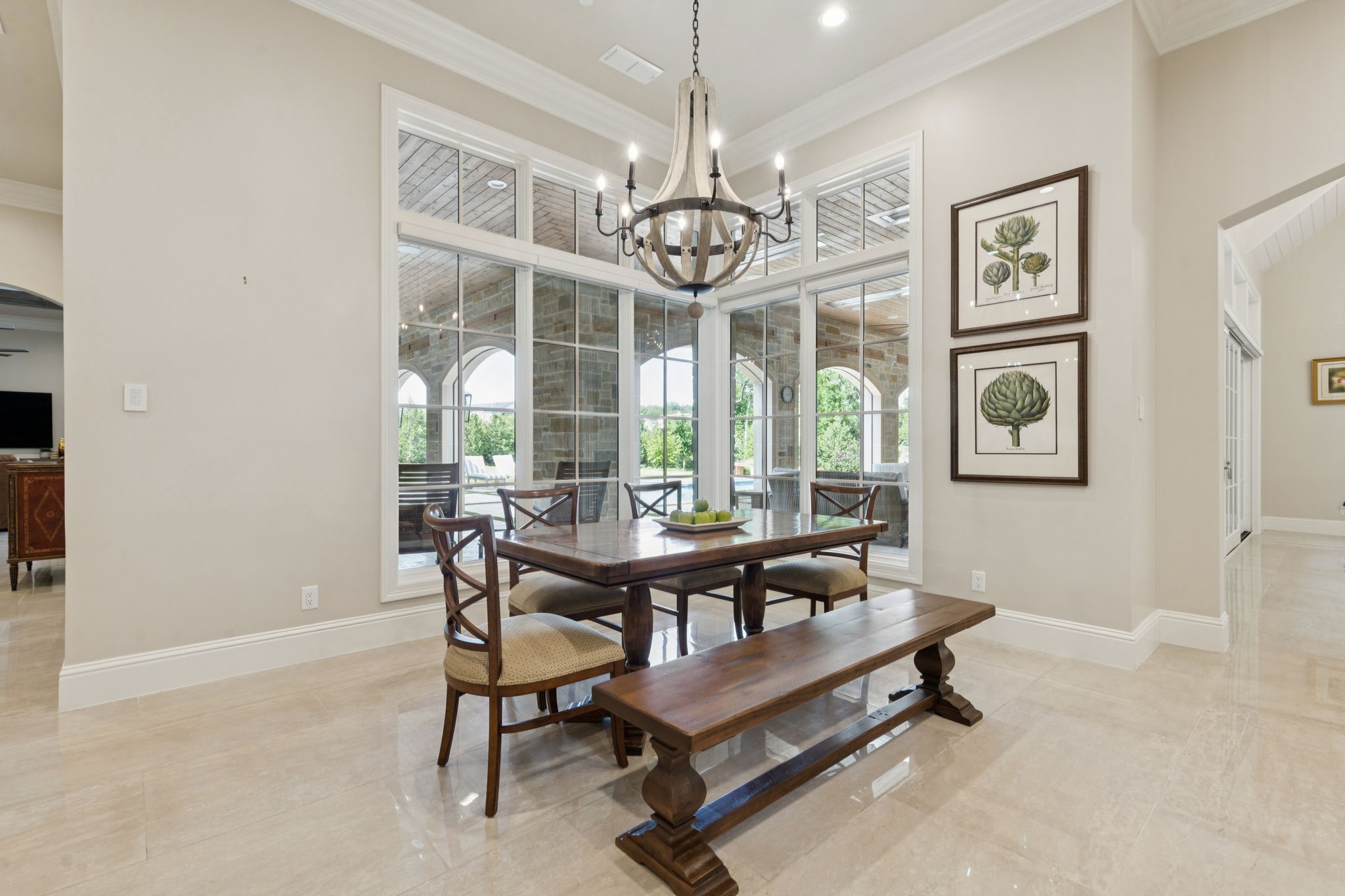1806 Scenic Circle