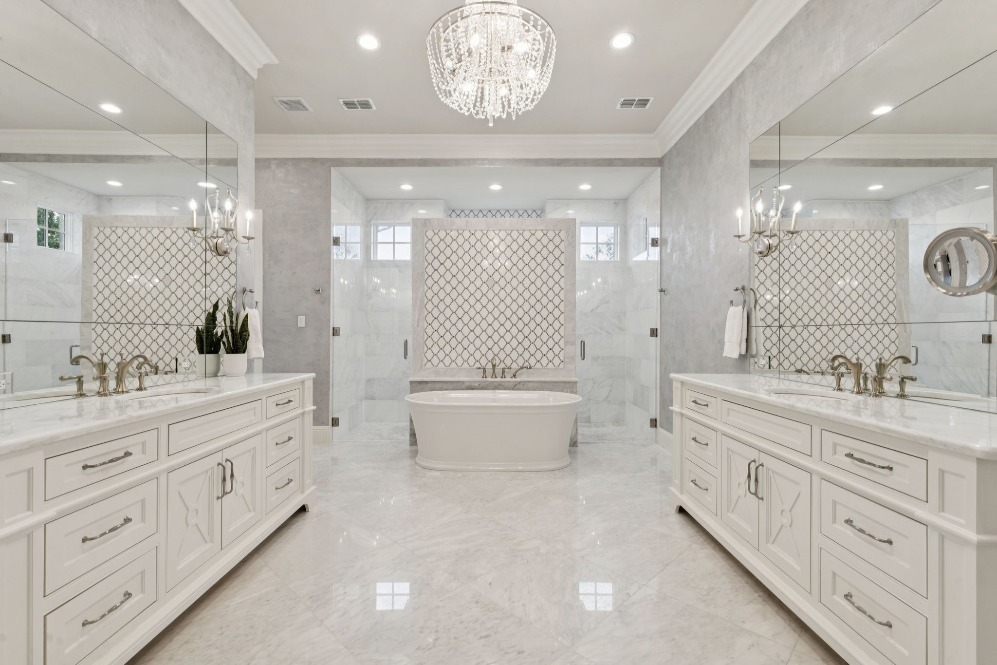 1806 Scenic Circle