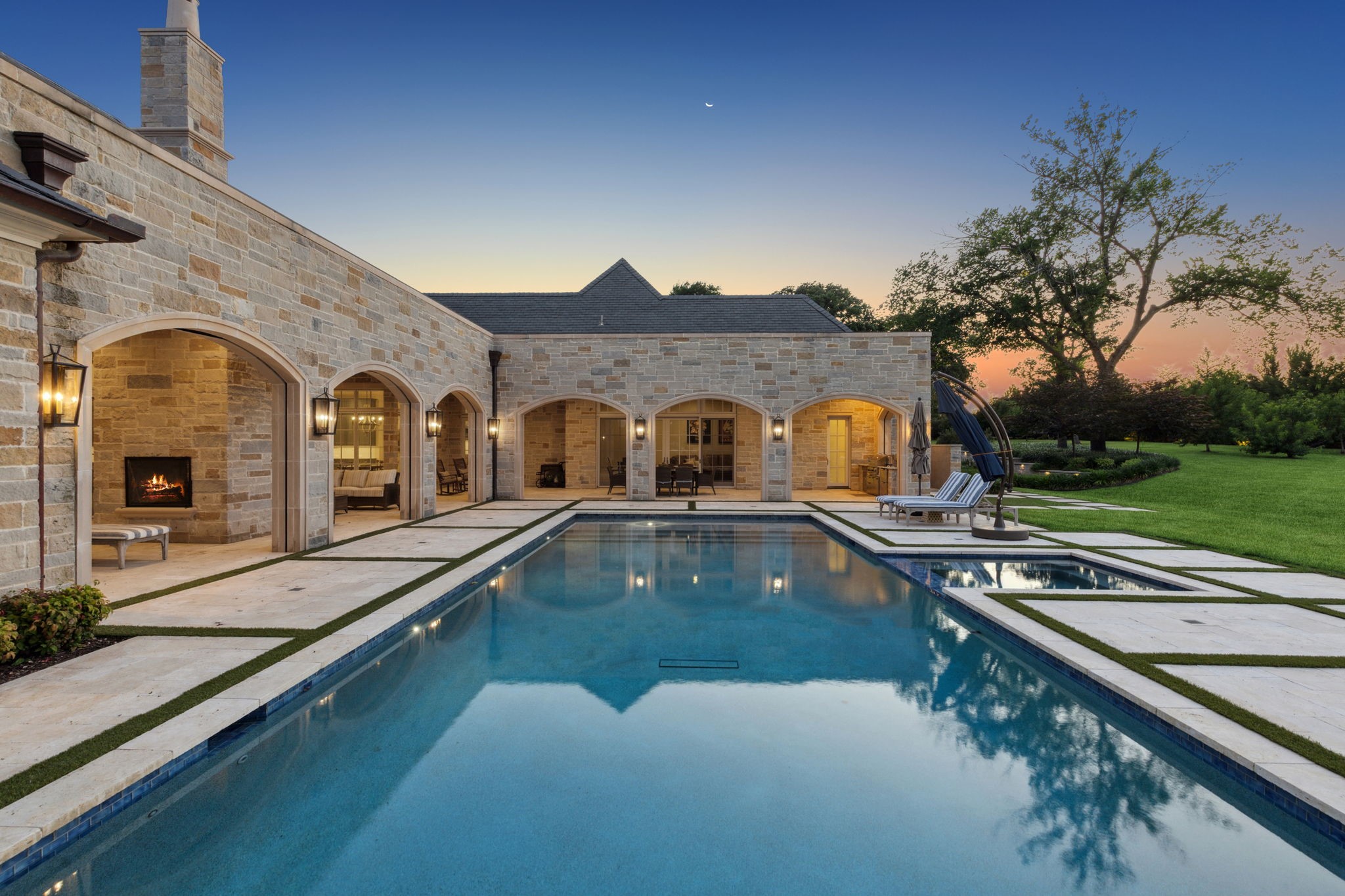 1806 Scenic Circle