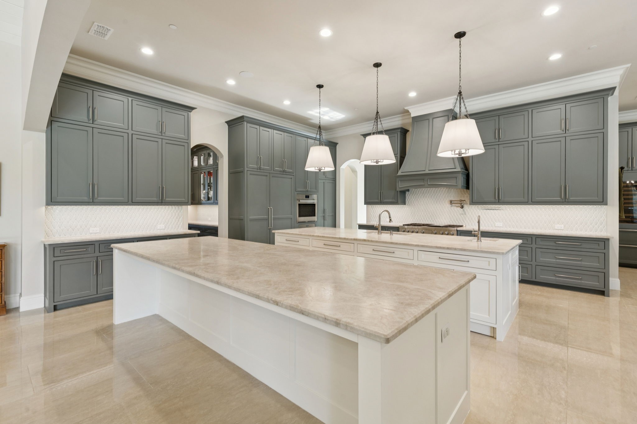 1806 Scenic Circle