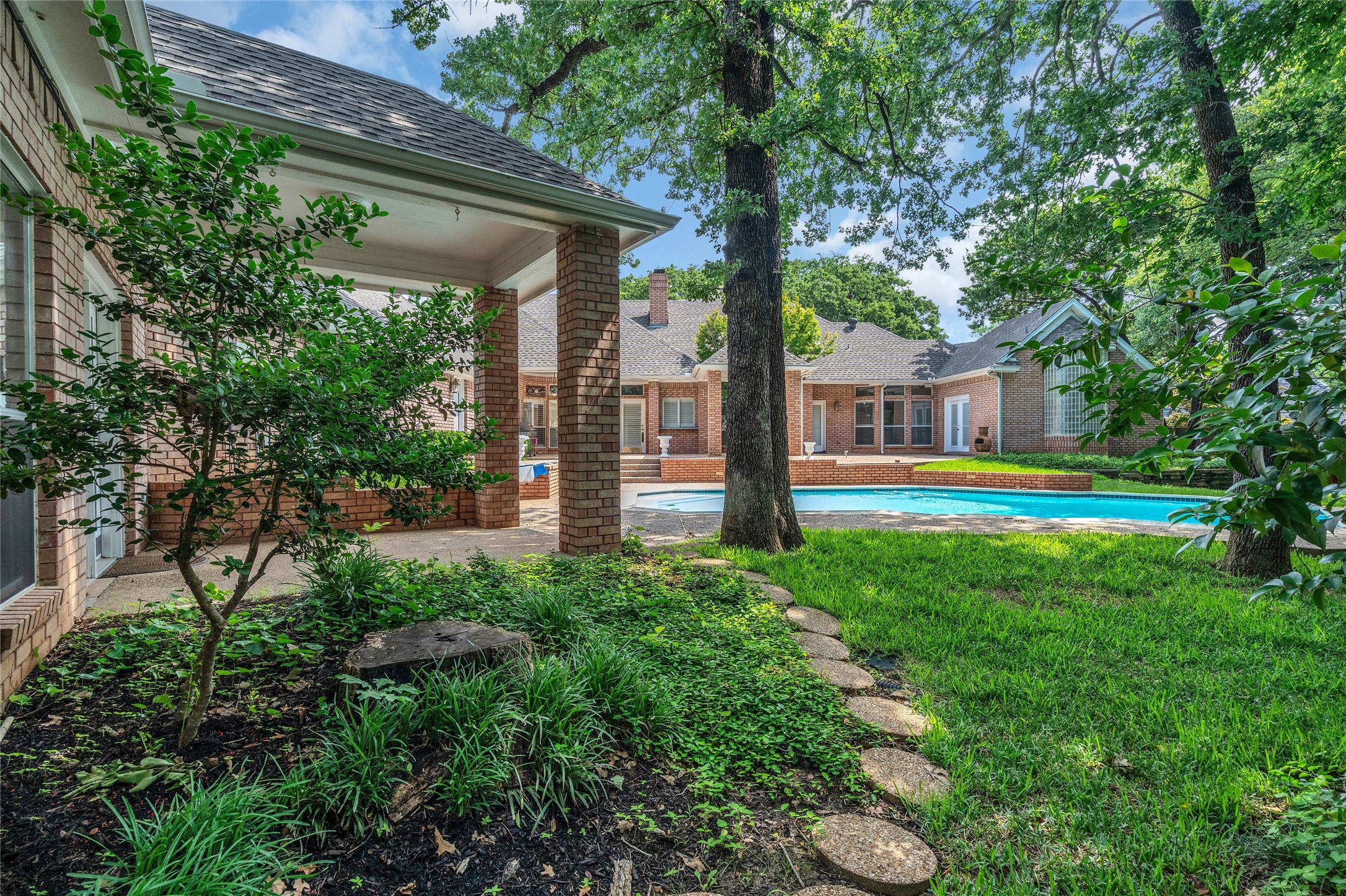 732 Richmond Lane