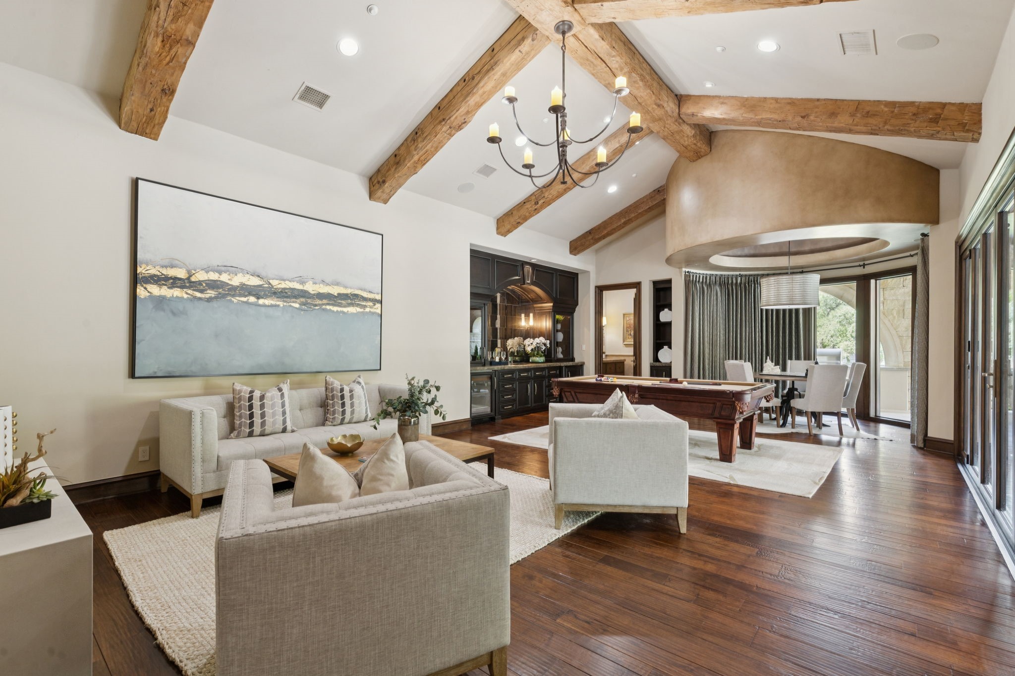 690 S Peytonville Avenue