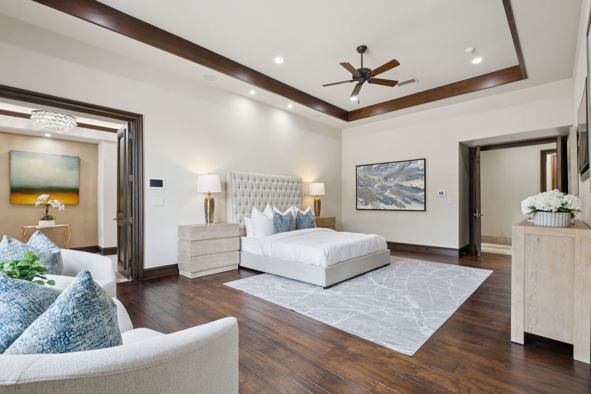 690 S Peytonville Avenue