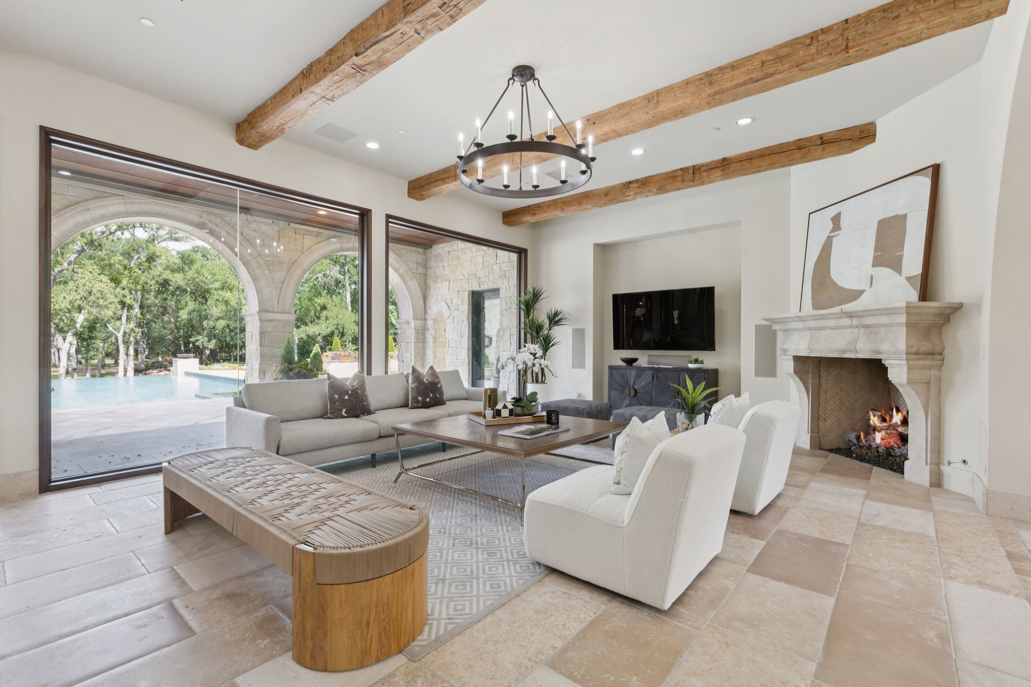 690 S Peytonville Avenue