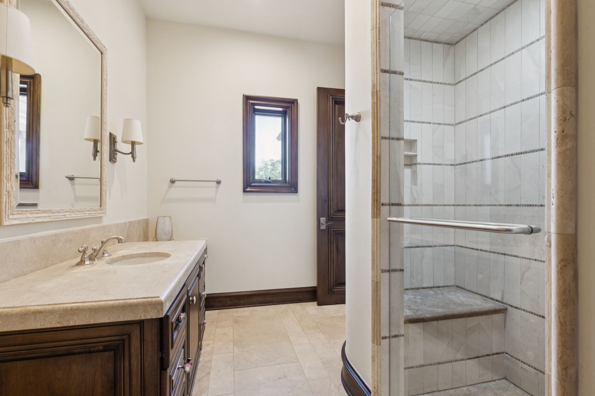 690 S Peytonville Avenue