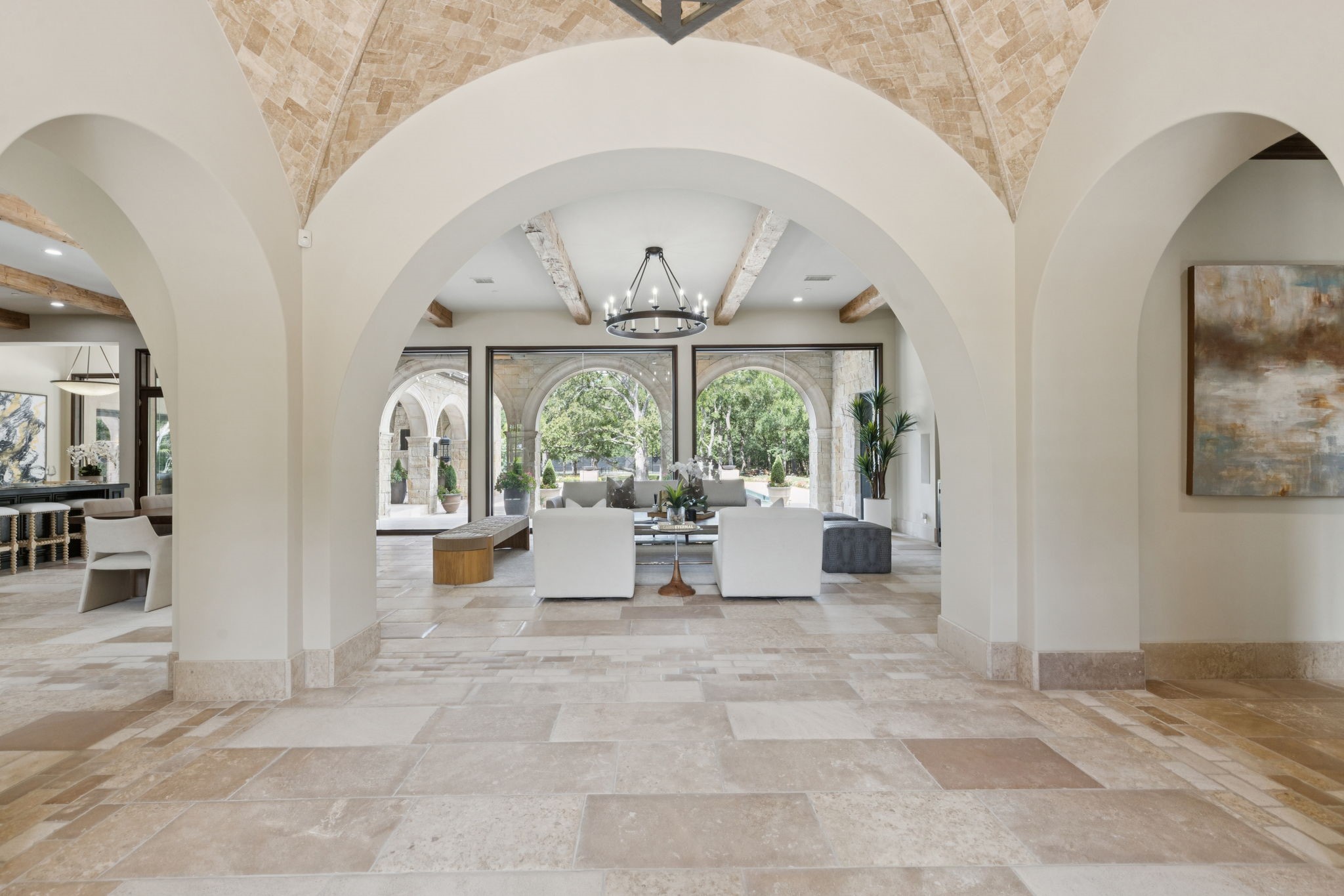 690 S Peytonville Avenue