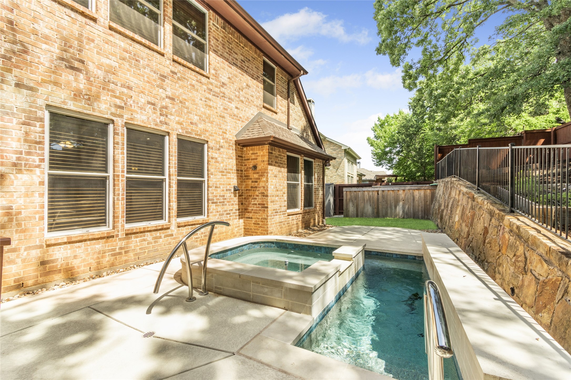 800 Spring Creek Drive