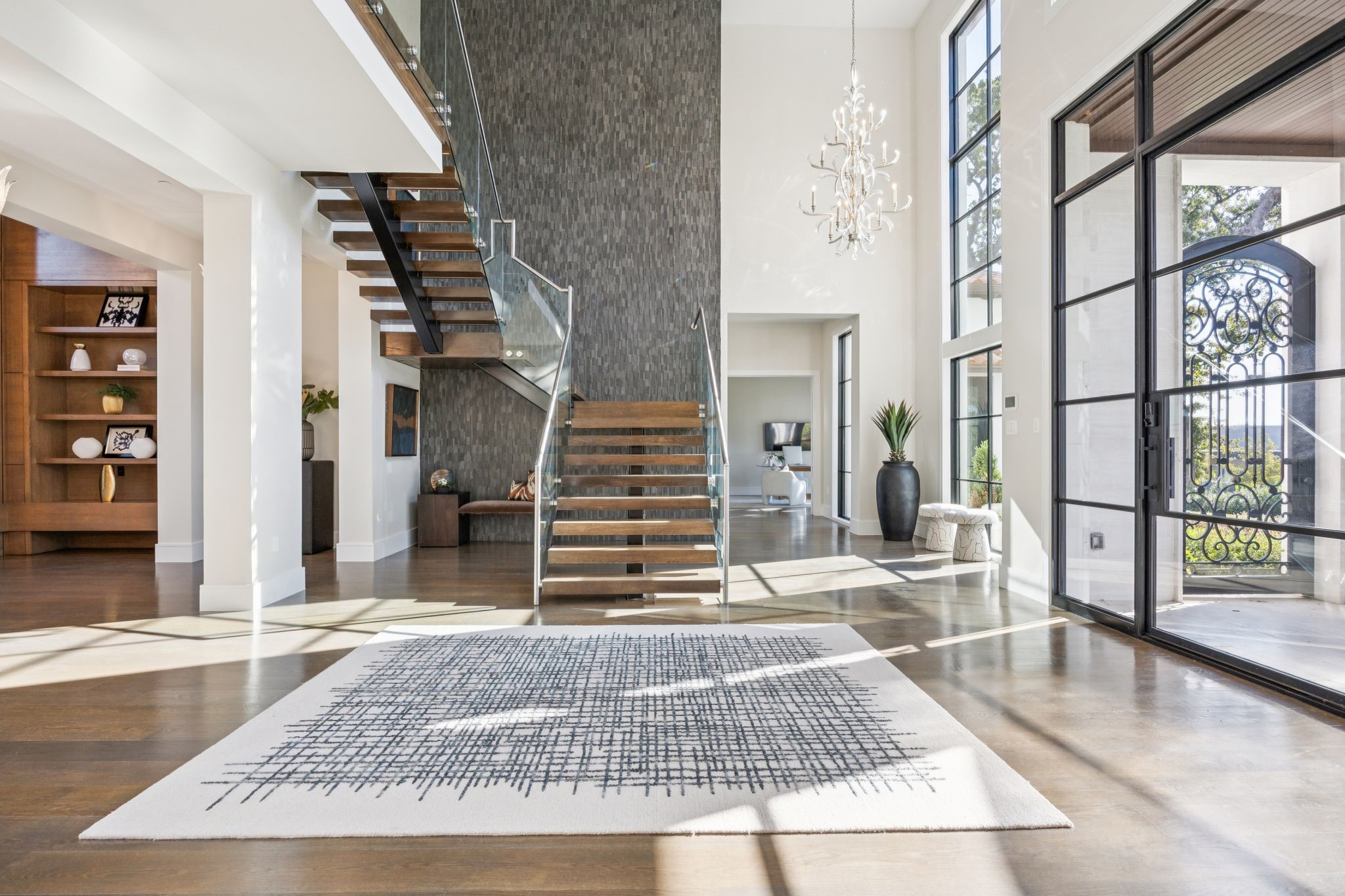 1609 Meandering Way Drive