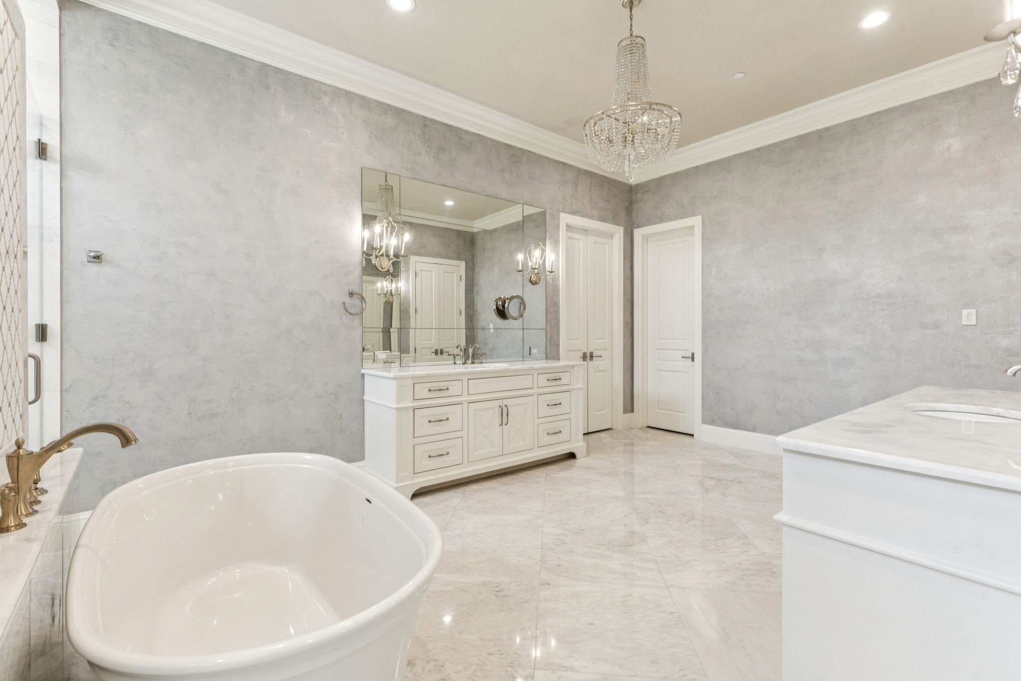 1806 Scenic Circle