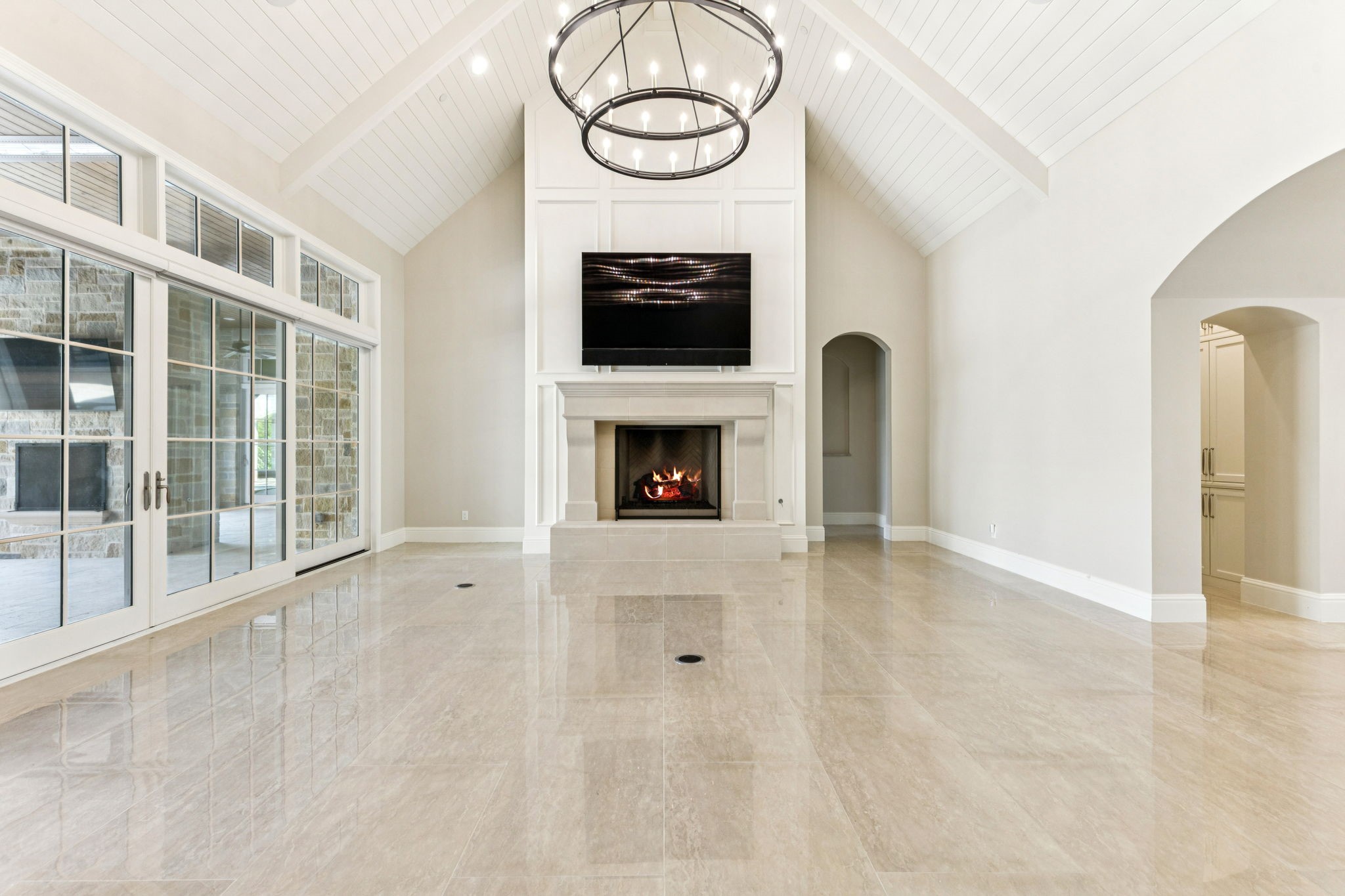 1806 Scenic Circle
