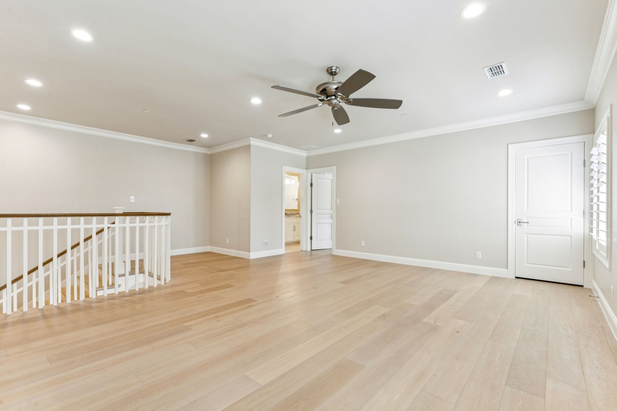 1806 Scenic Circle