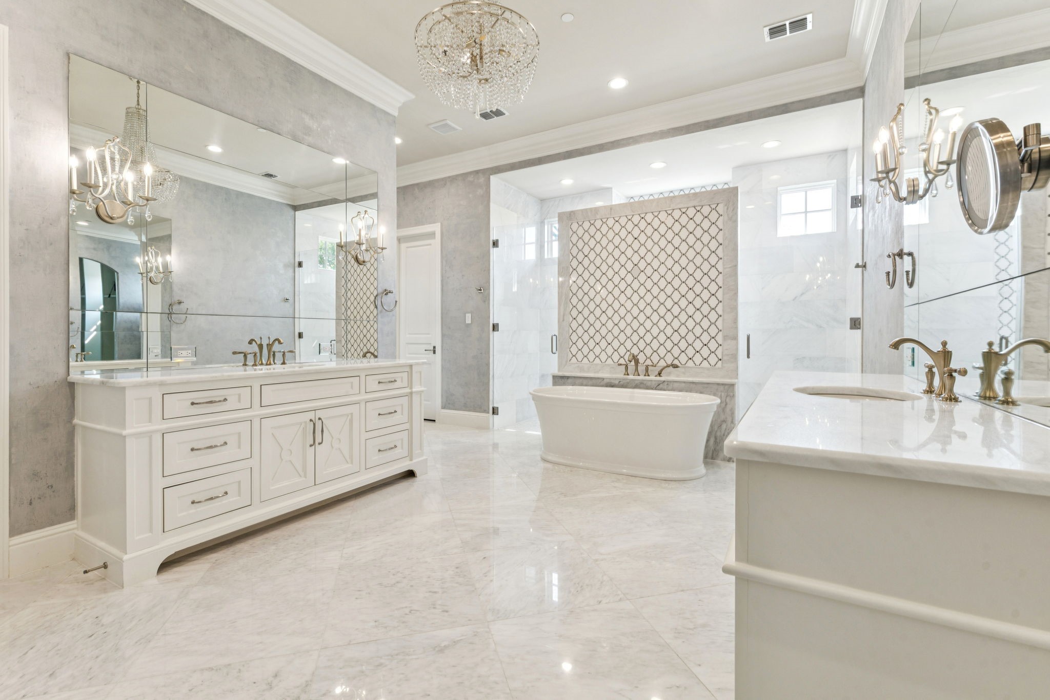 1806 Scenic Circle