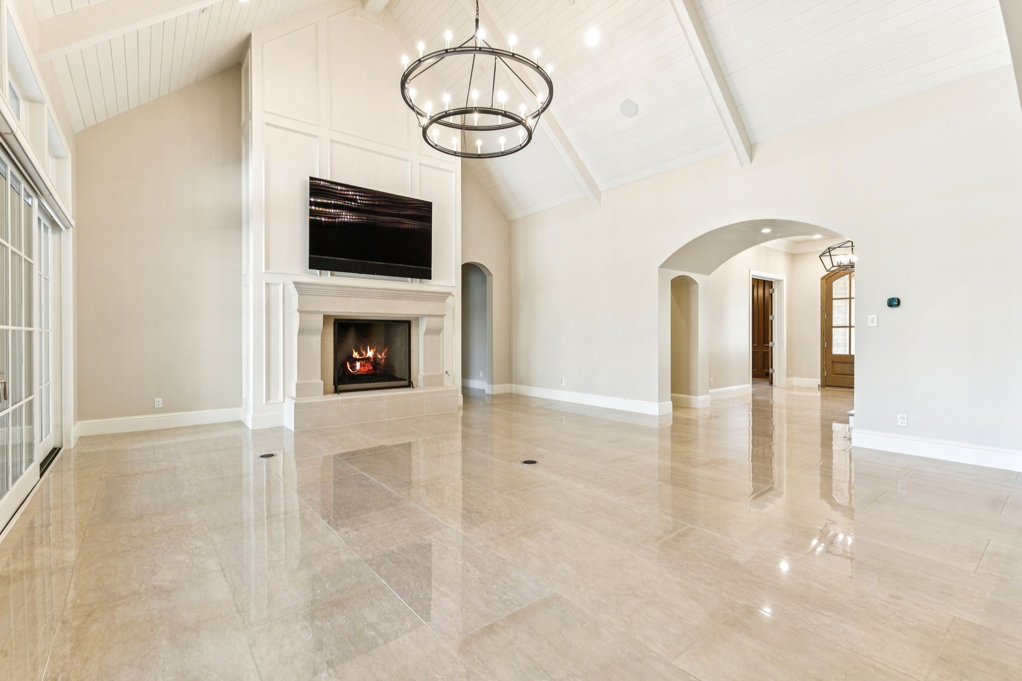 1806 Scenic Circle