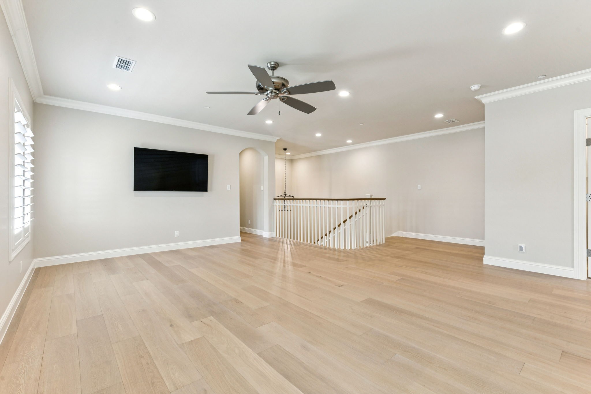 1806 Scenic Circle