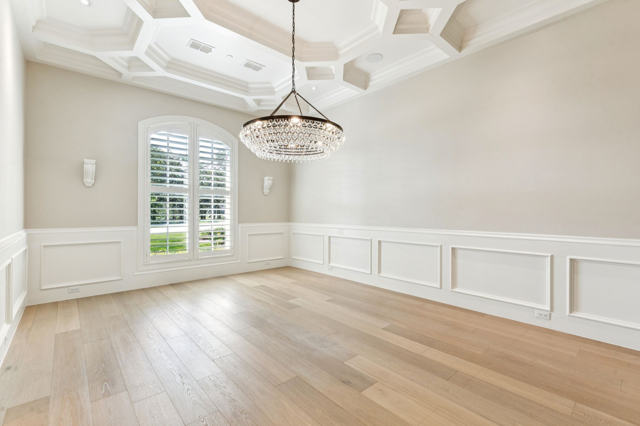 1806 Scenic Circle