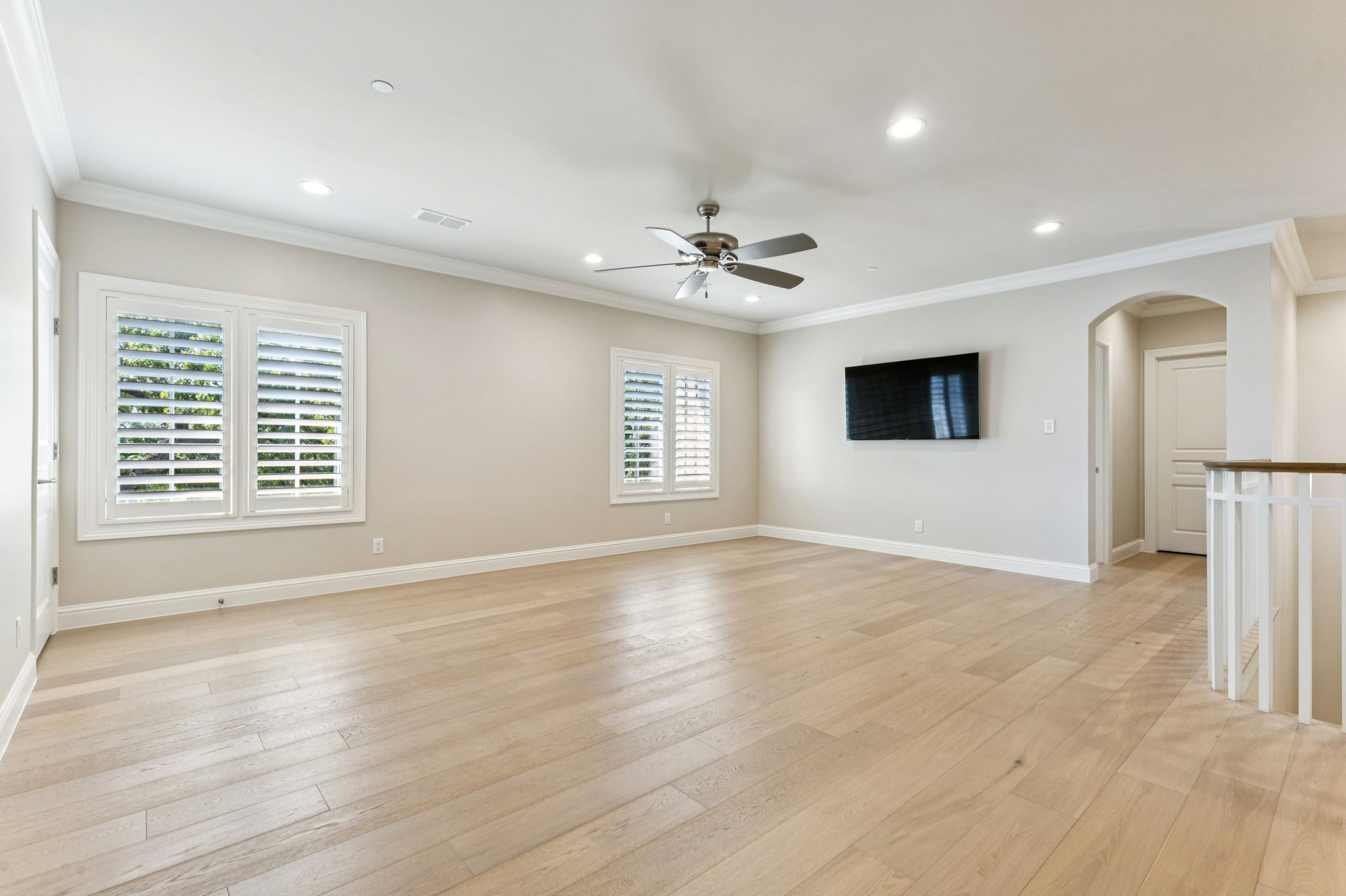 1806 Scenic Circle