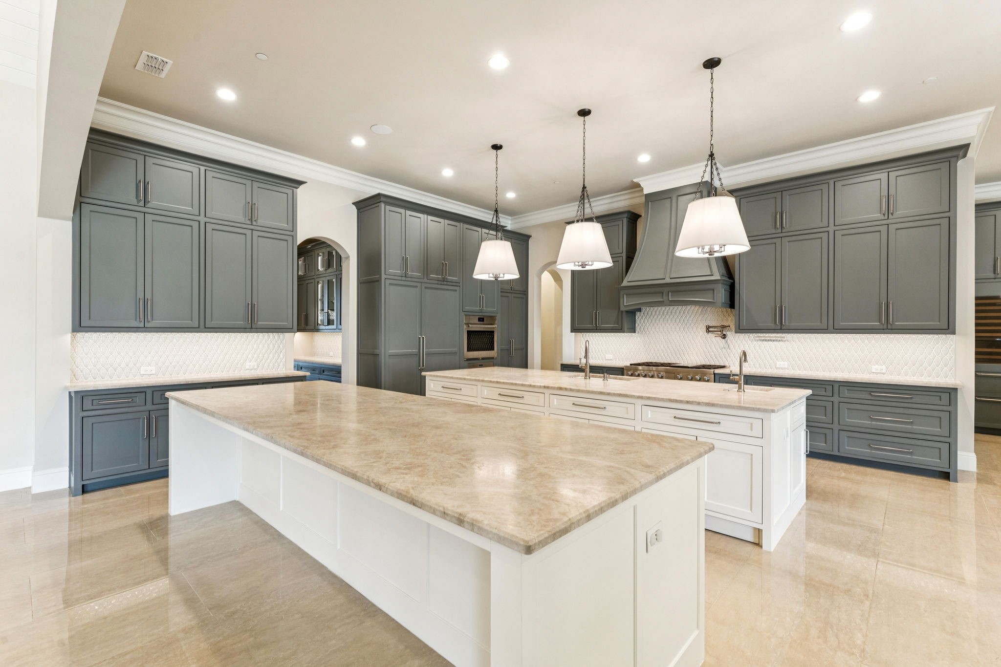 1806 Scenic Circle