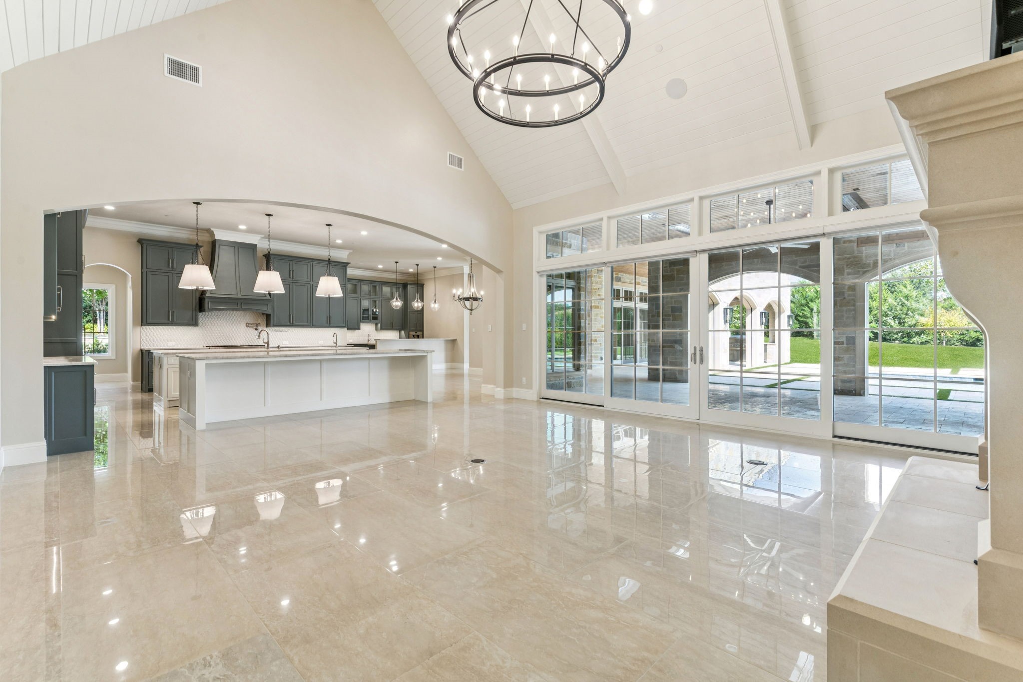 1806 Scenic Circle