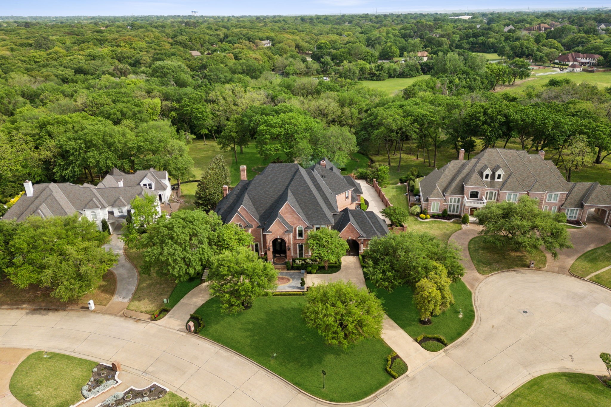 4309 Meandering Way