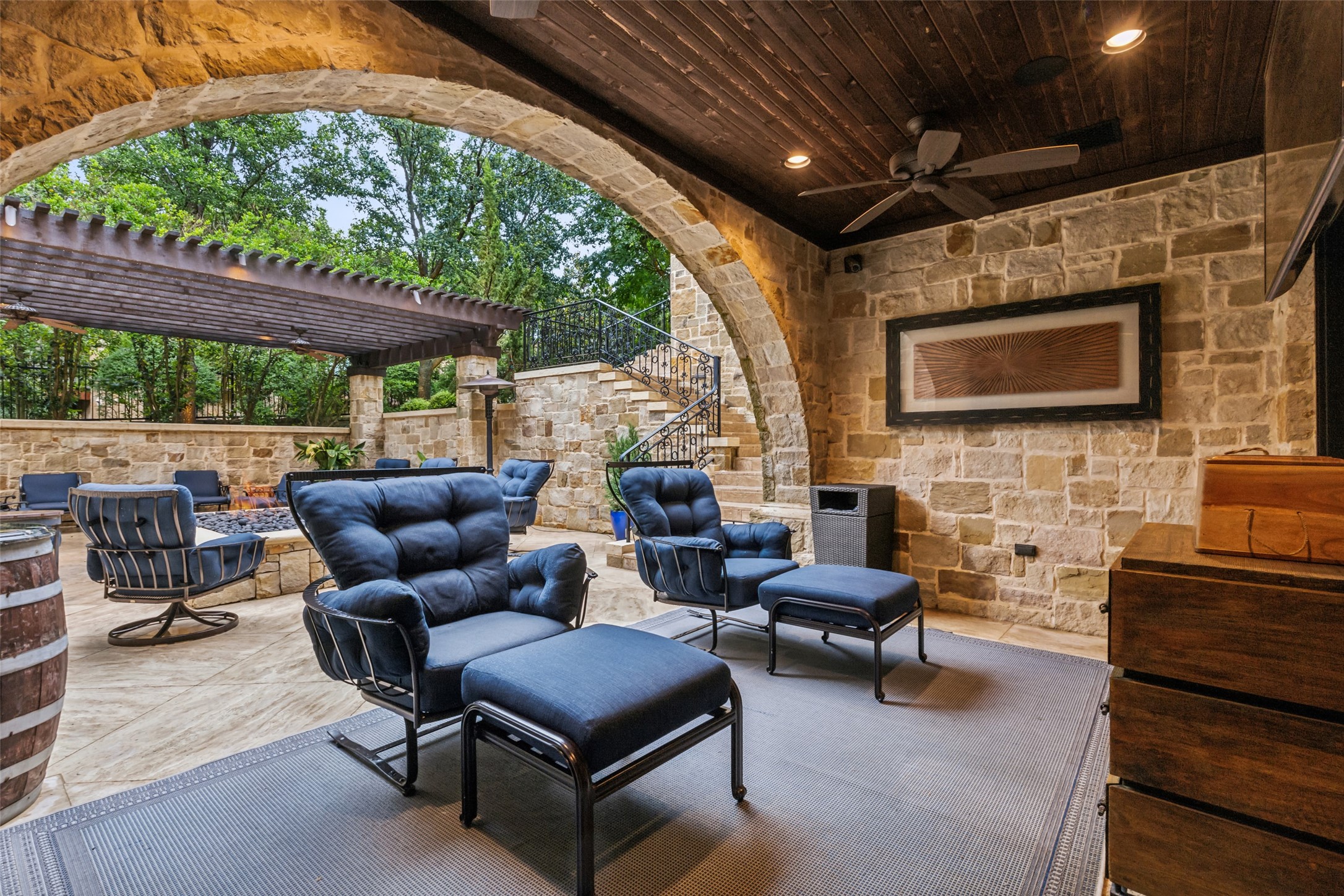 1121 Post Oak Place