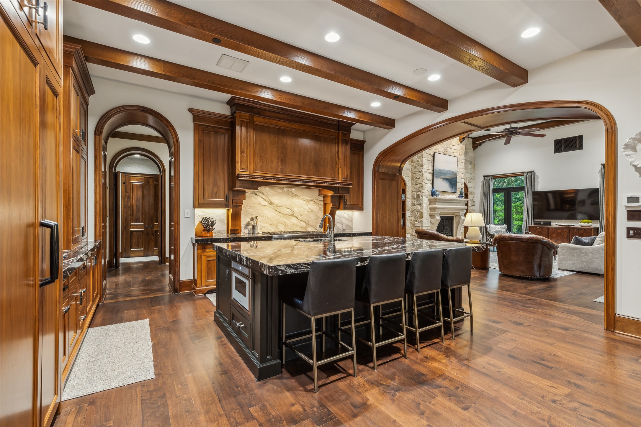 1121 Post Oak Place