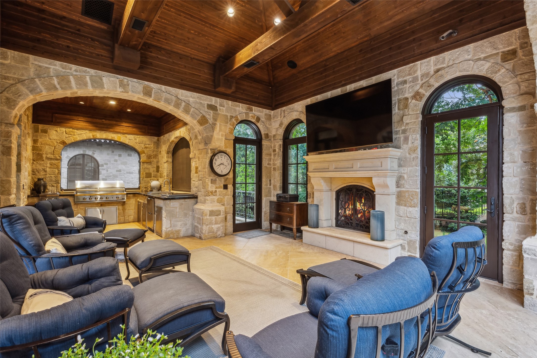 1121 Post Oak Place