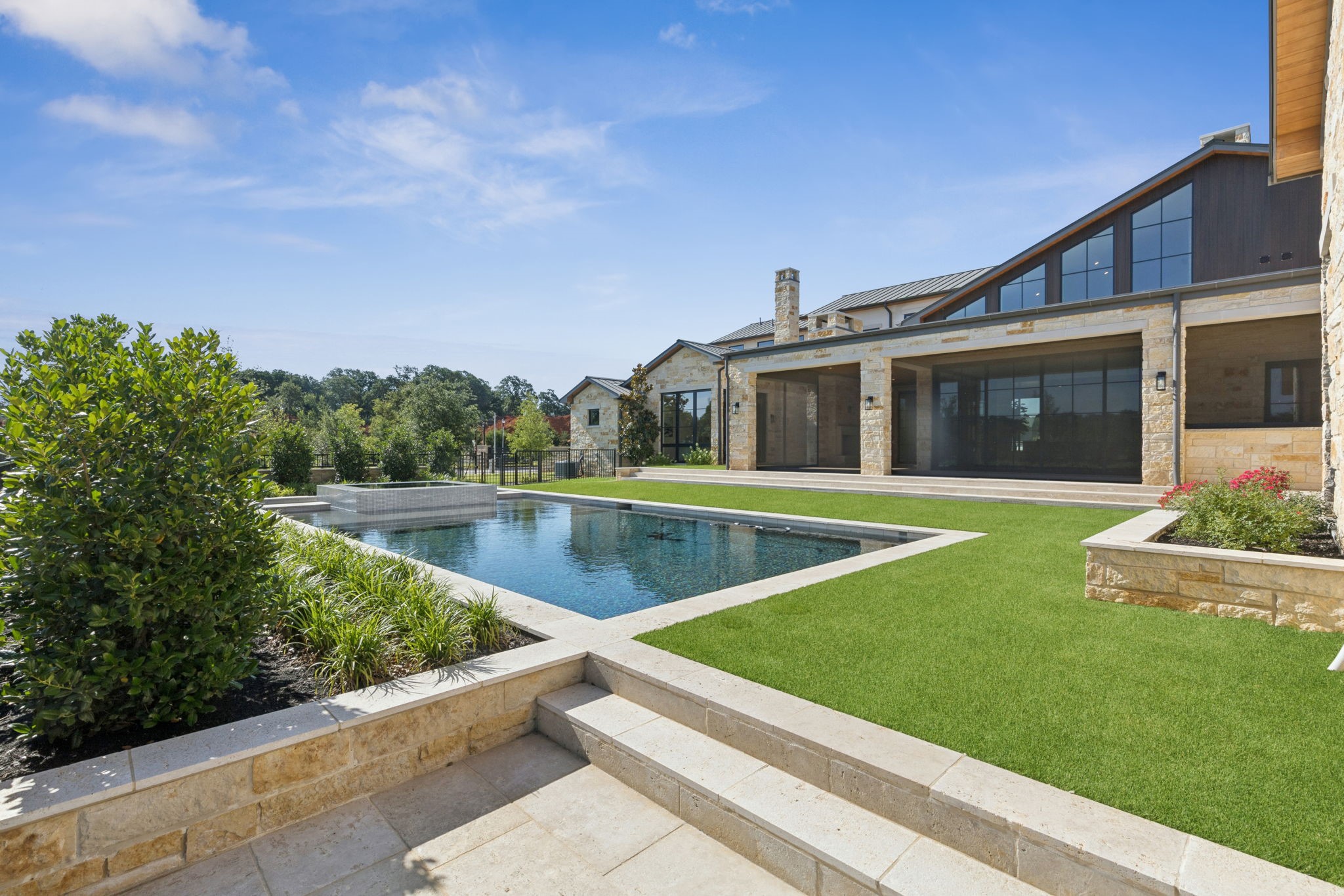 2600 Magnolia Circle