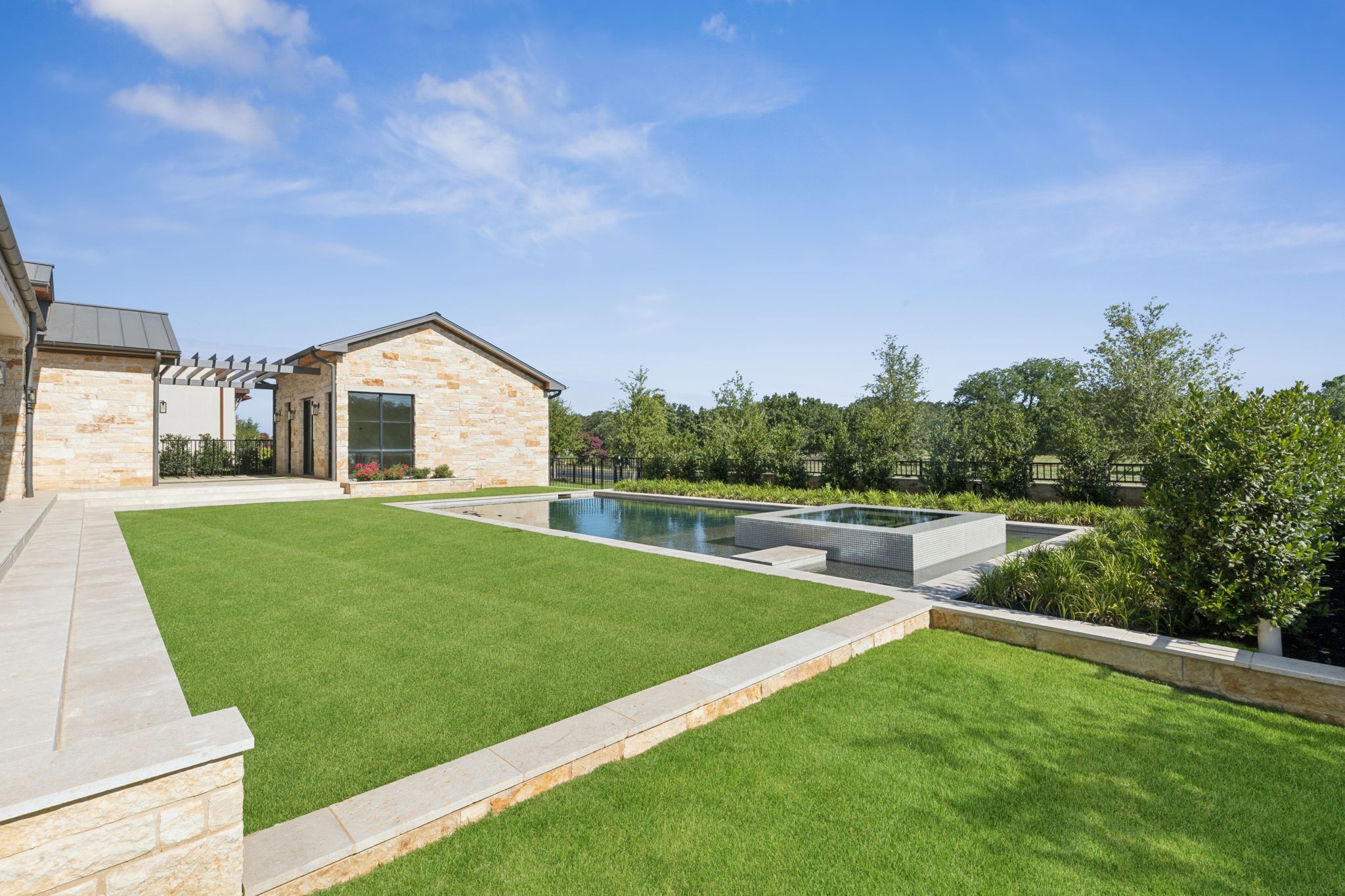 2600 Magnolia Circle