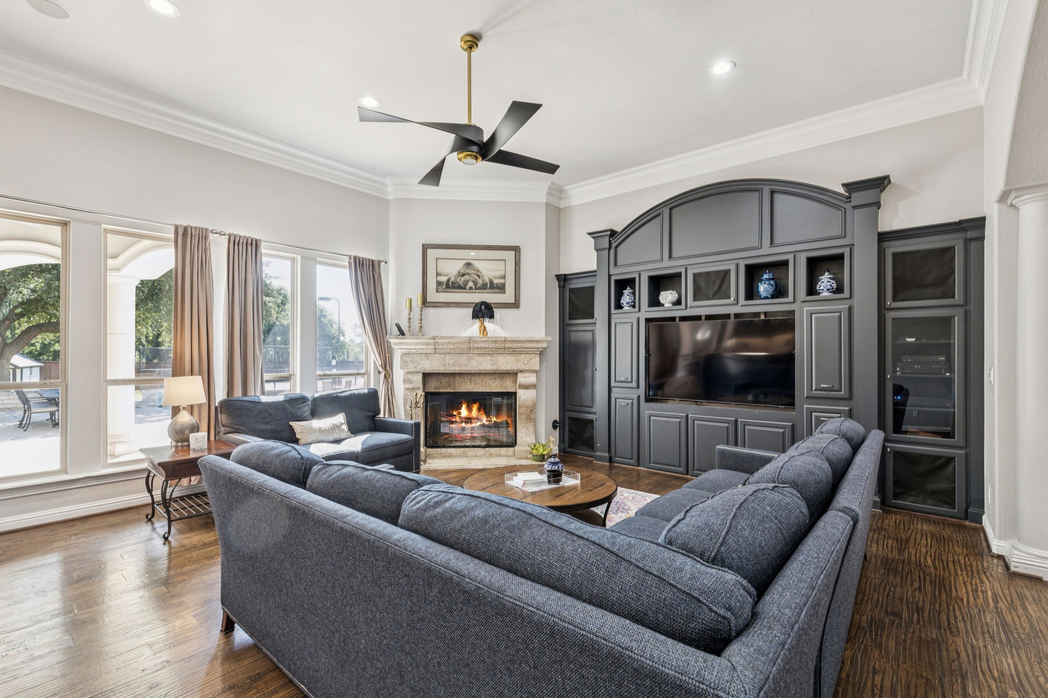 351 S White Chapel Boulevard