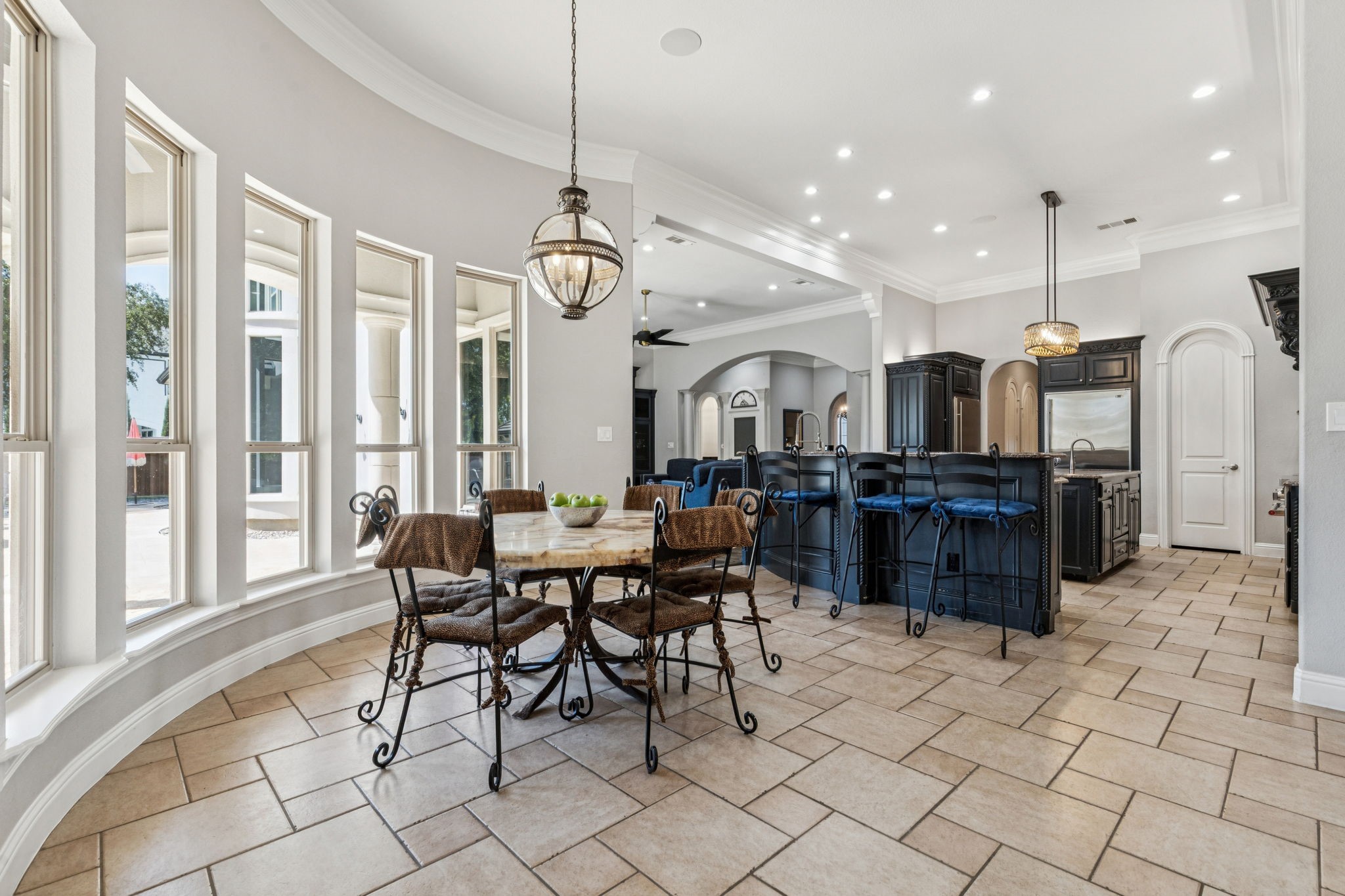 351 S White Chapel Boulevard