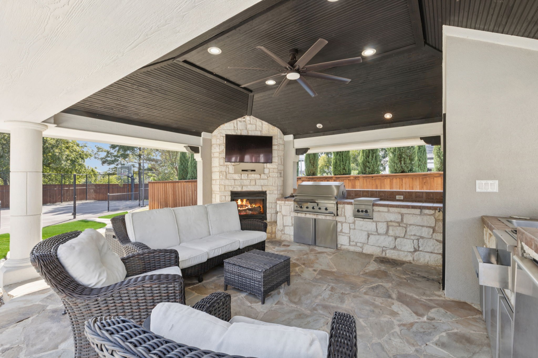 351 S White Chapel Boulevard