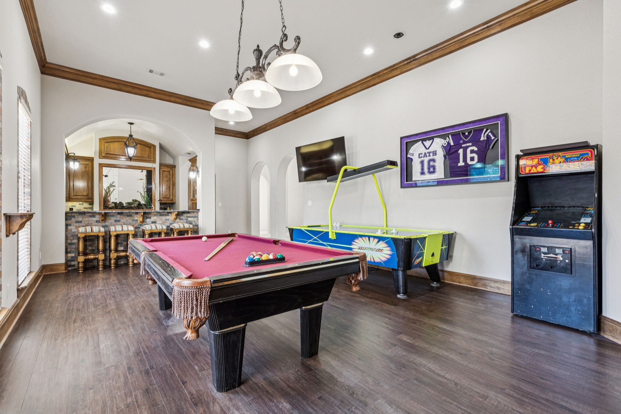 351 S White Chapel Boulevard