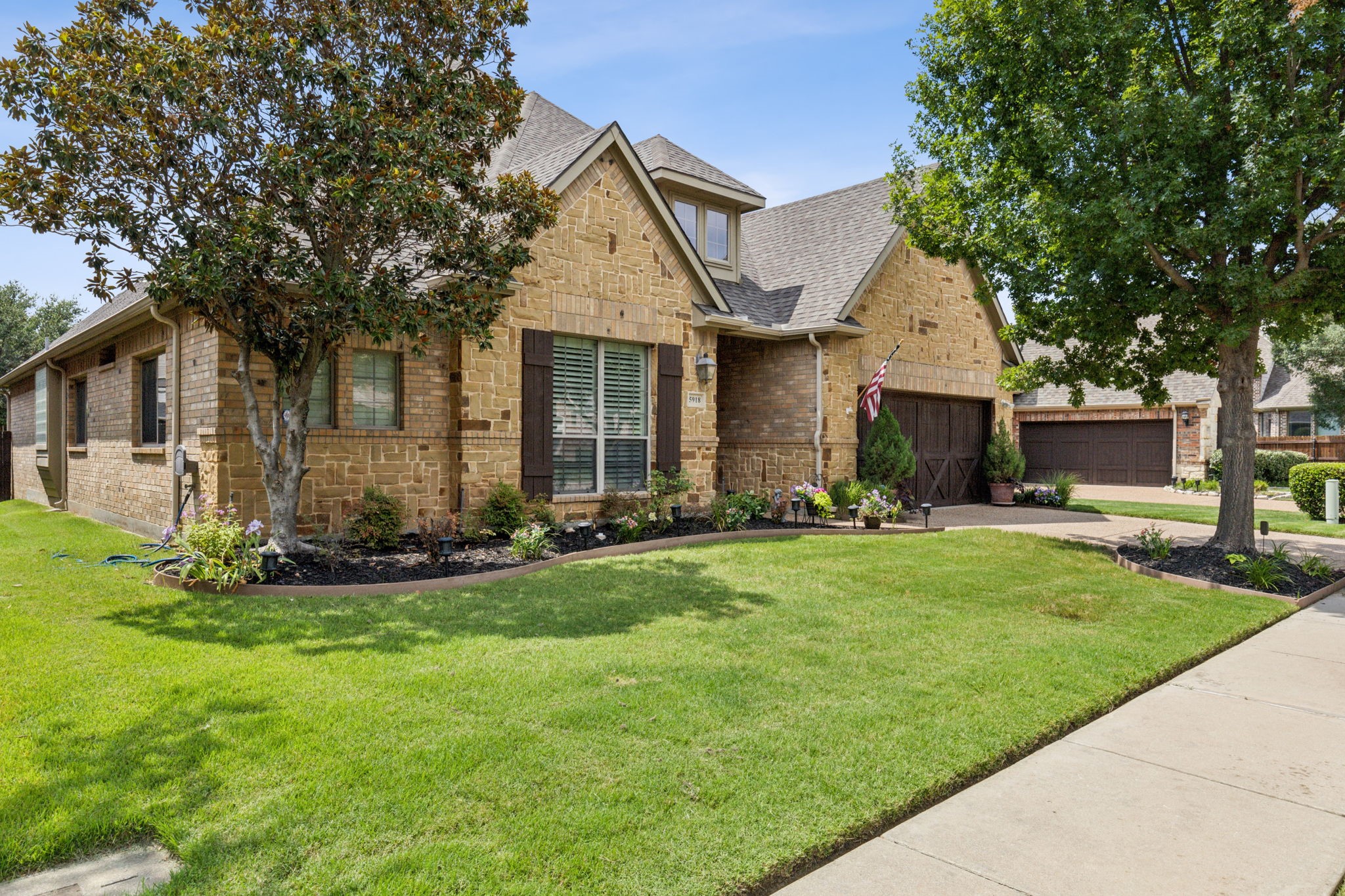 5918 Crescent Lane