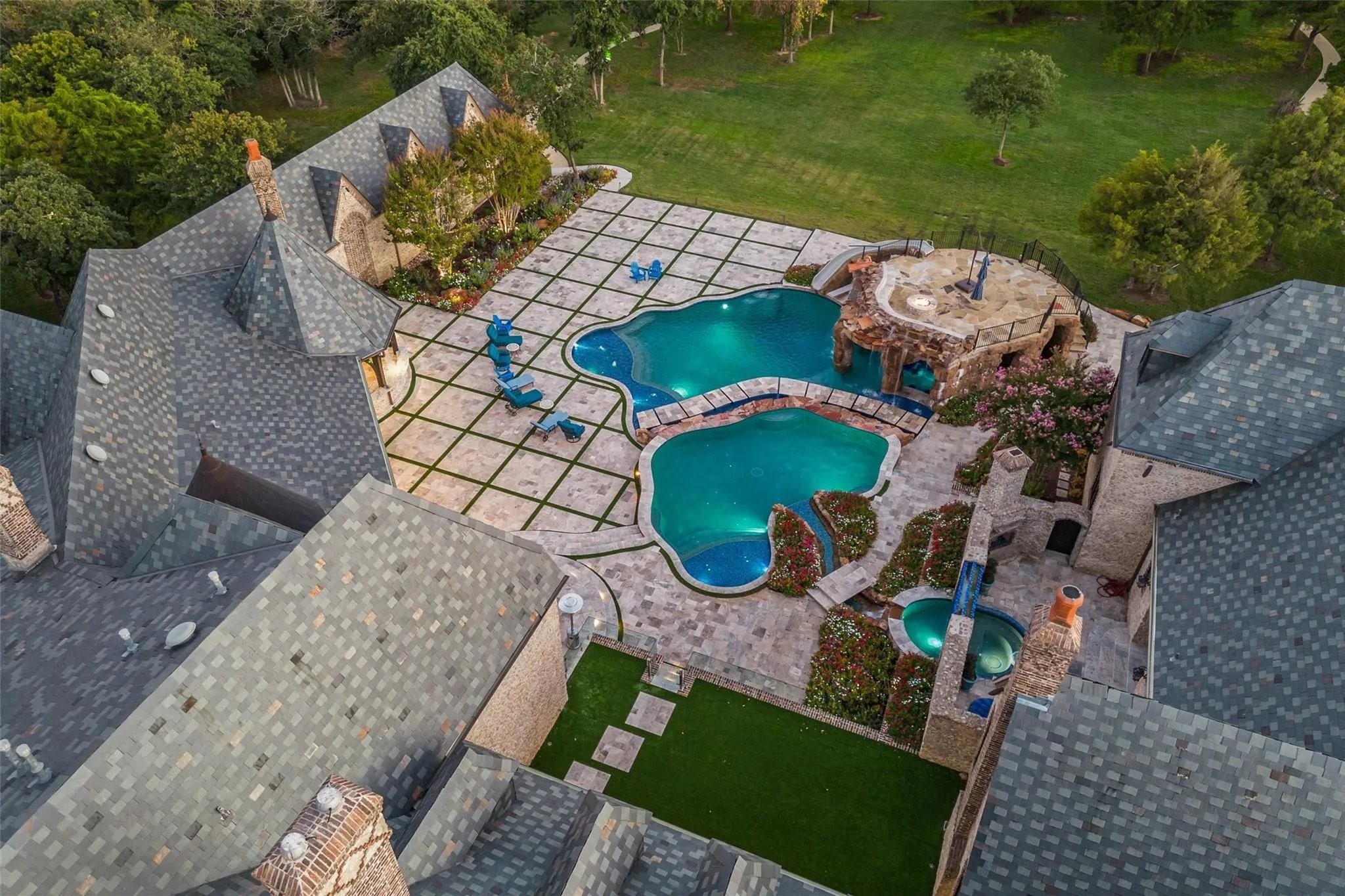 935 W Dove Road