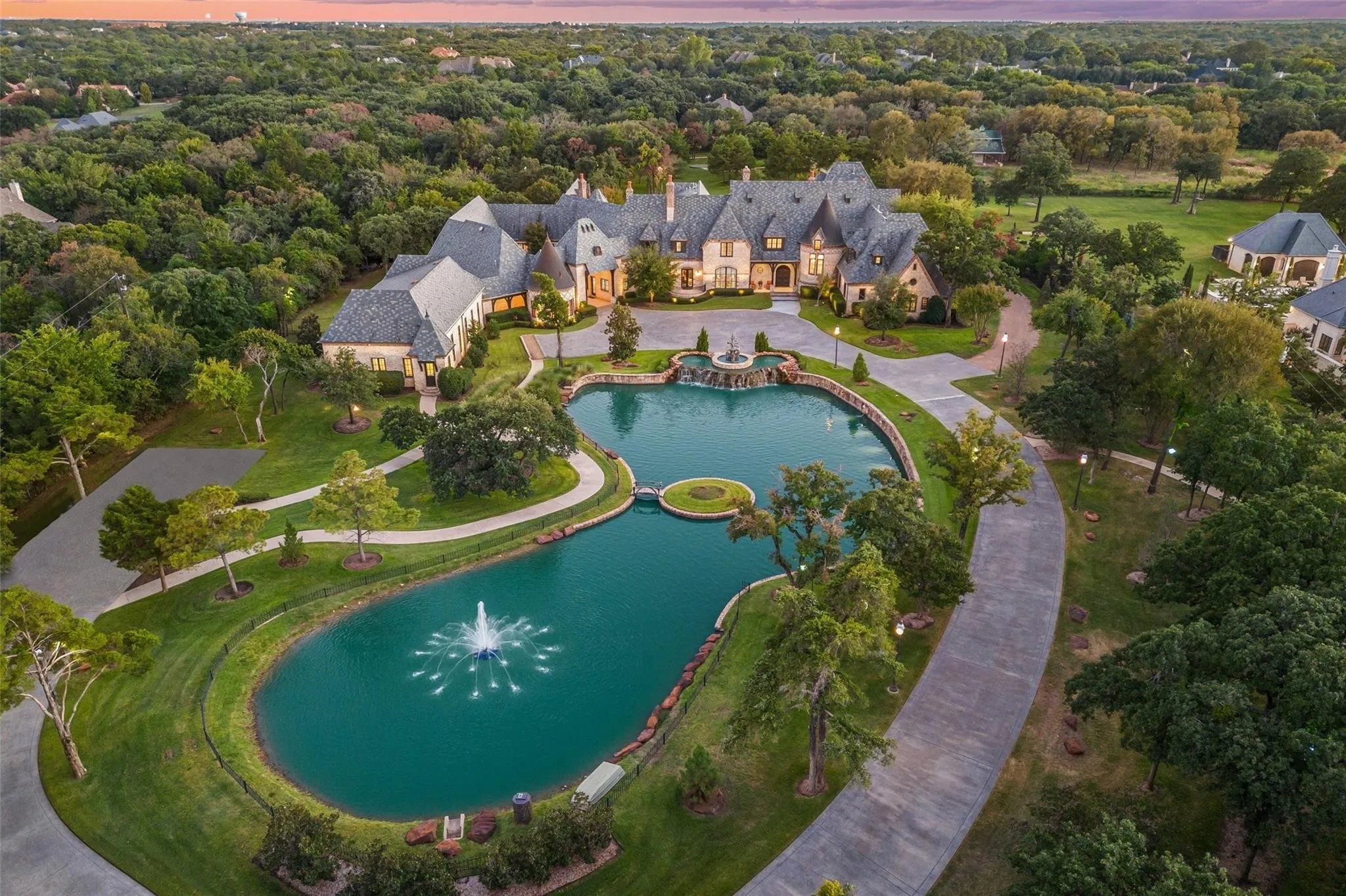 935 W Dove Road