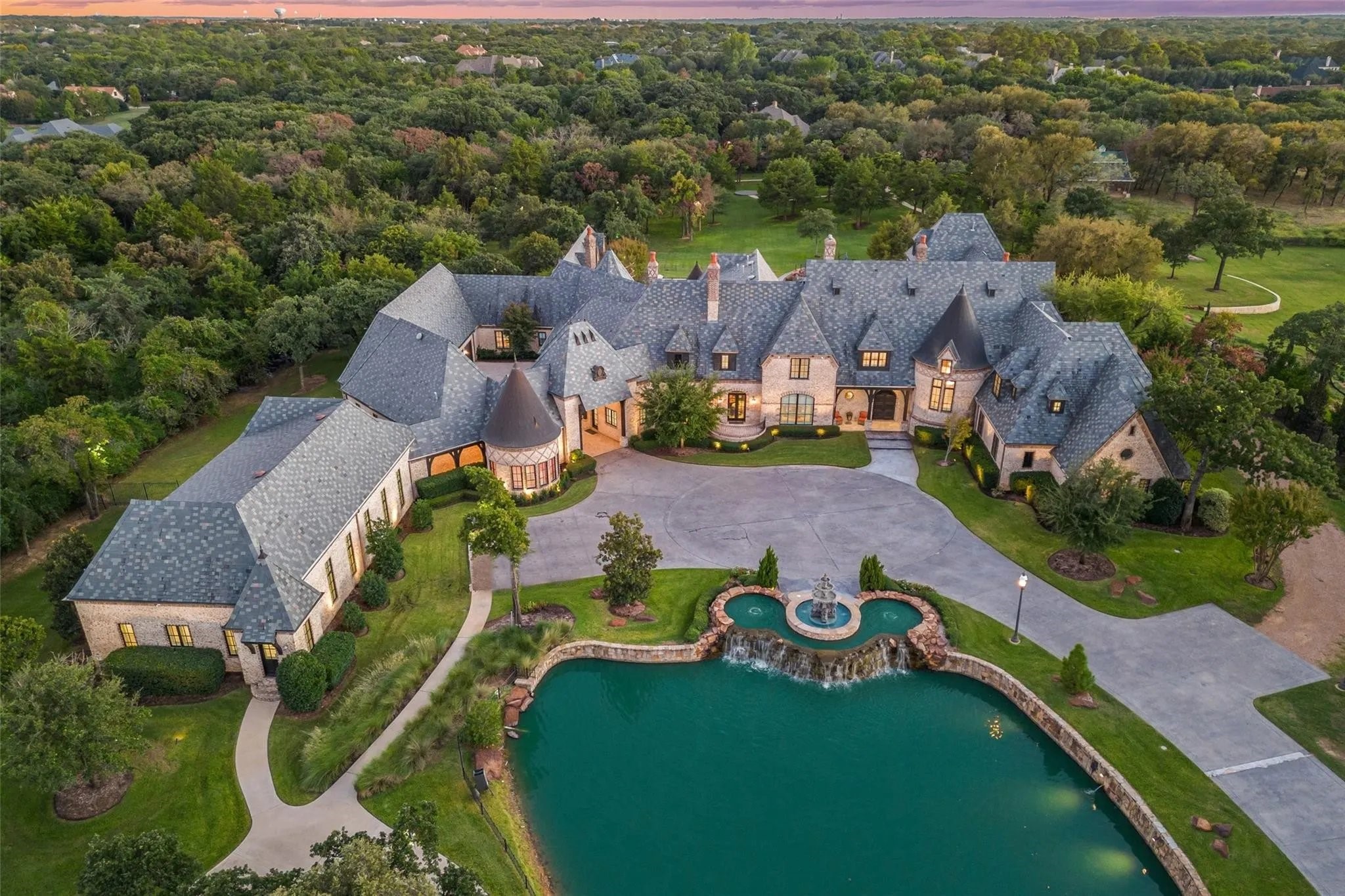 935 W Dove Road
