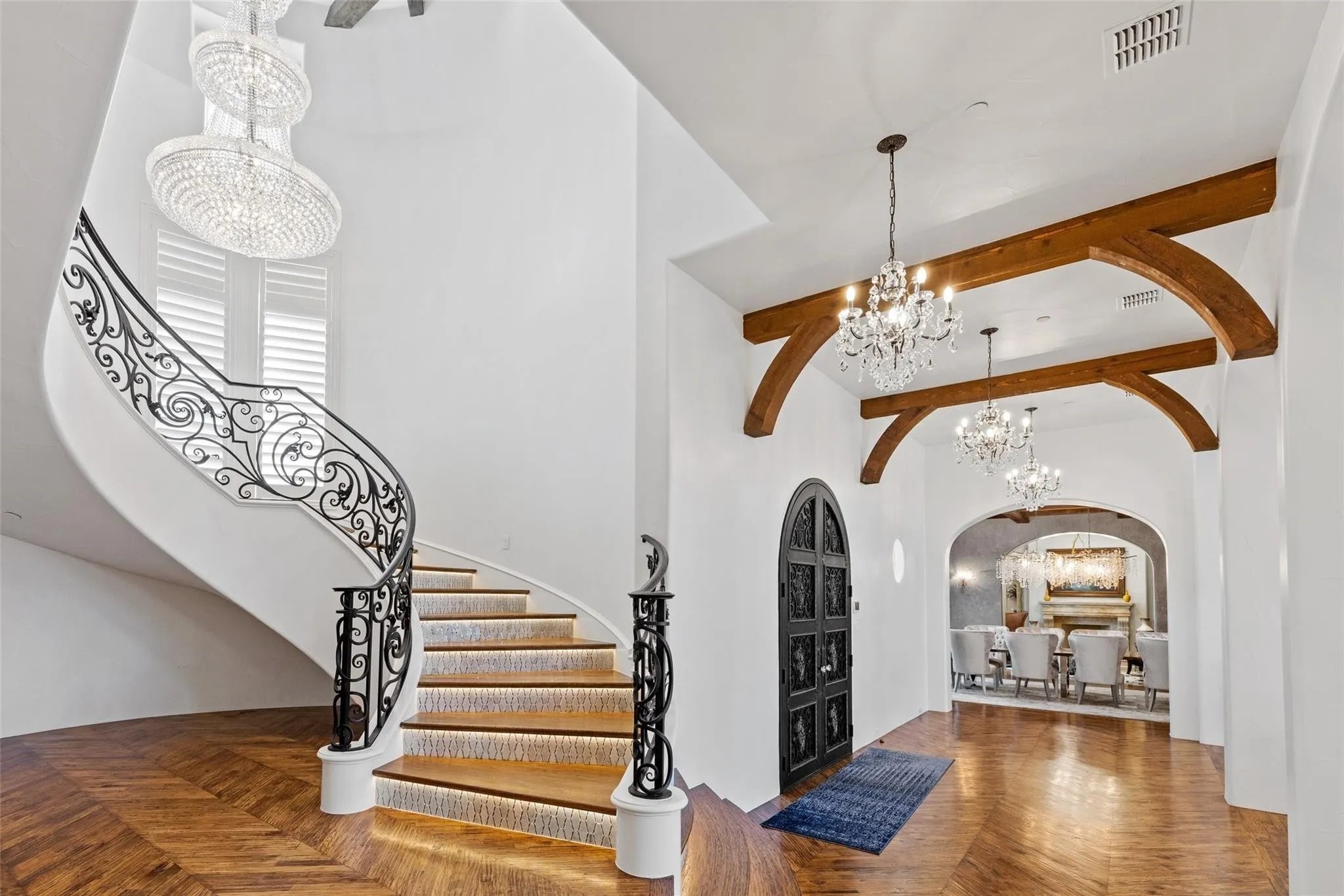 935 W Dove Road