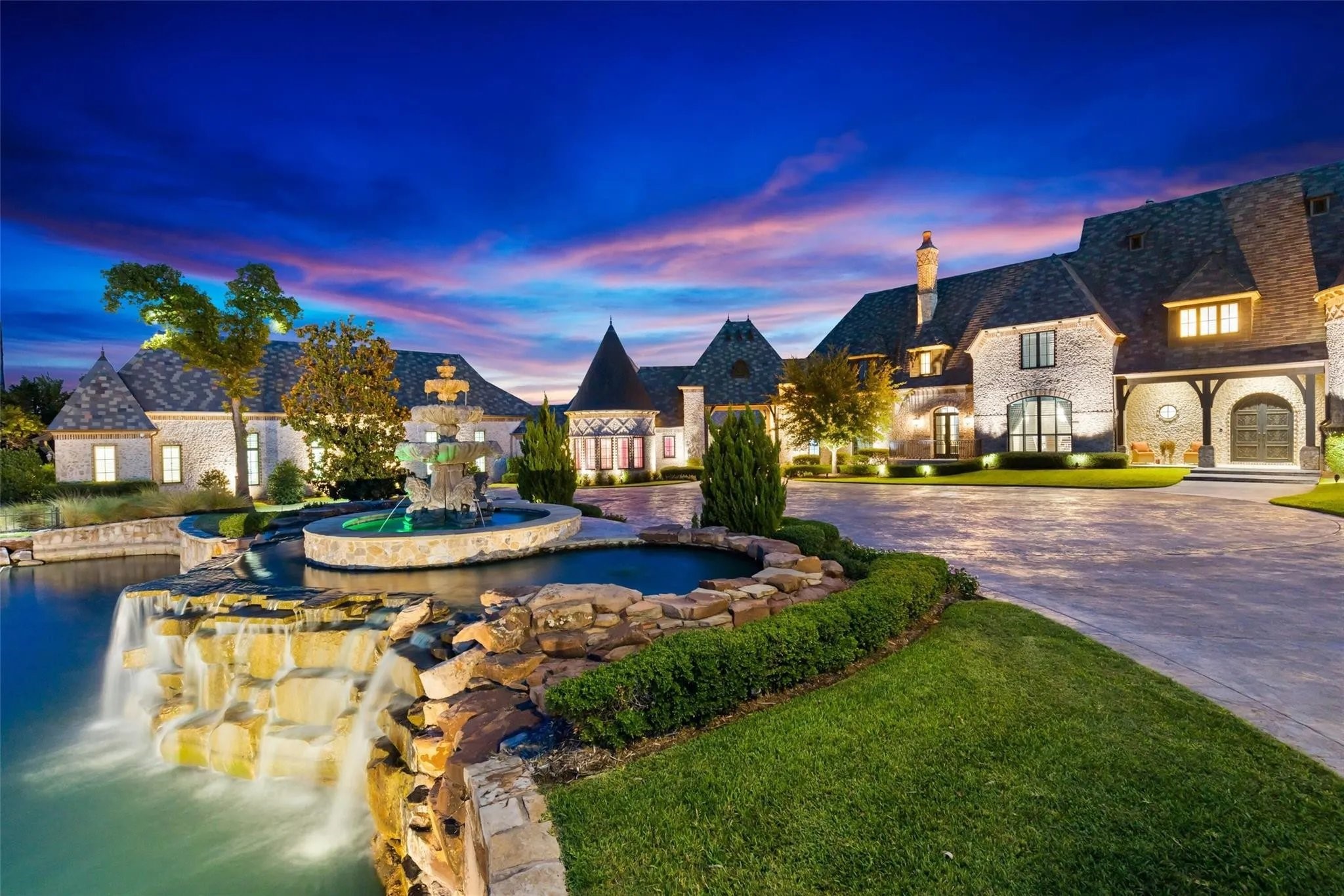 935 W Dove Road