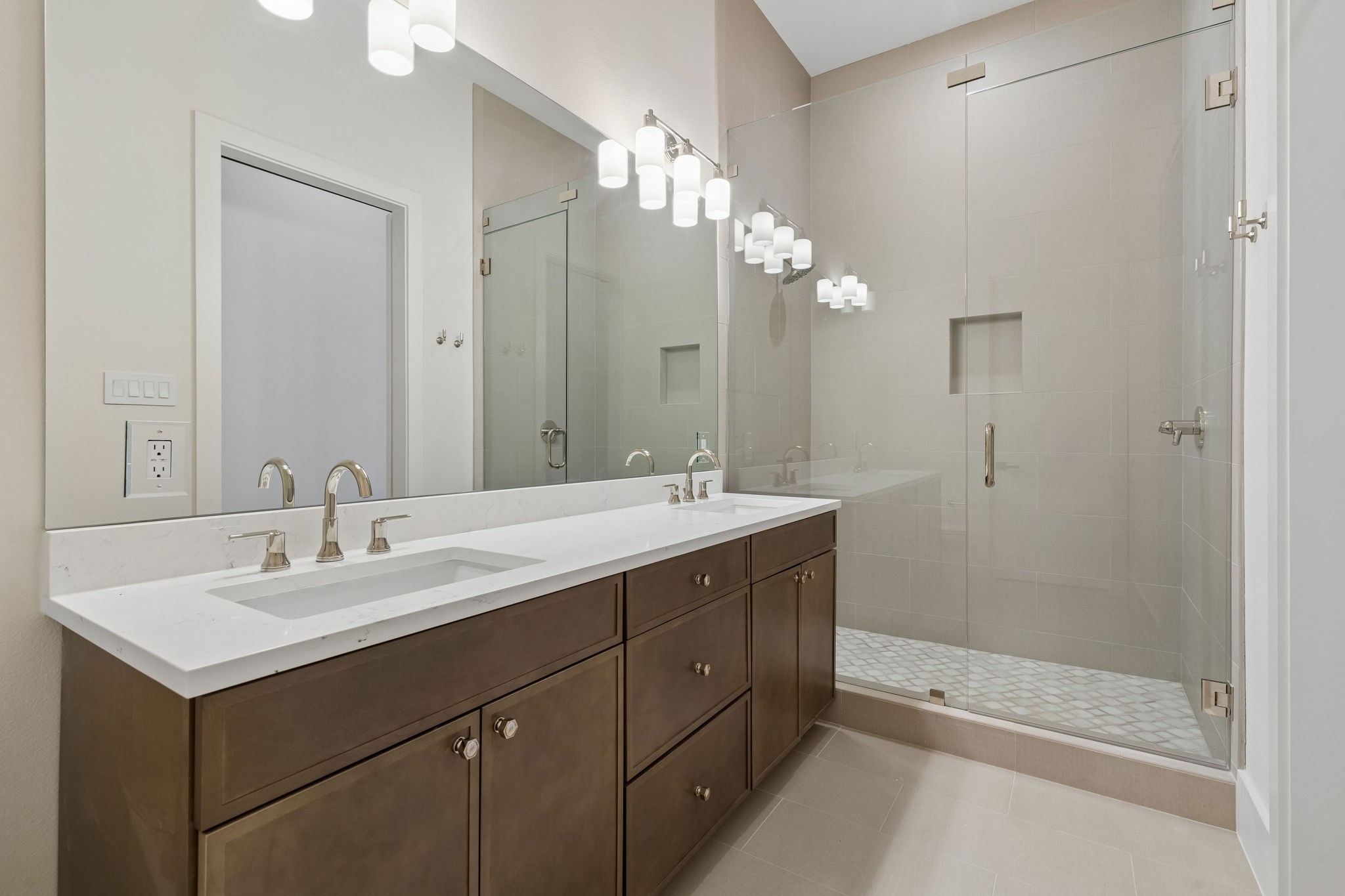 200 Murano Place