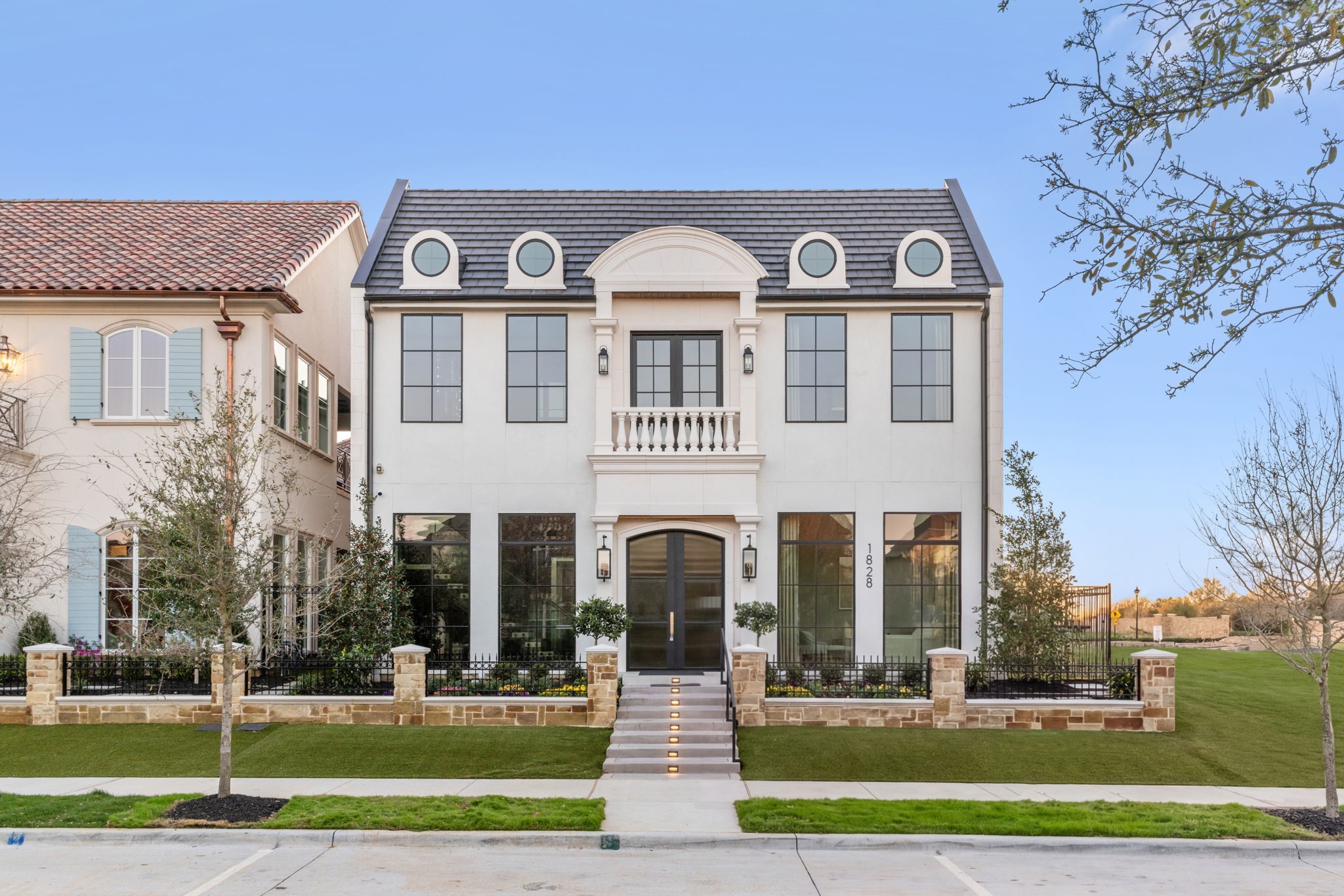 1828 Riviera Lane