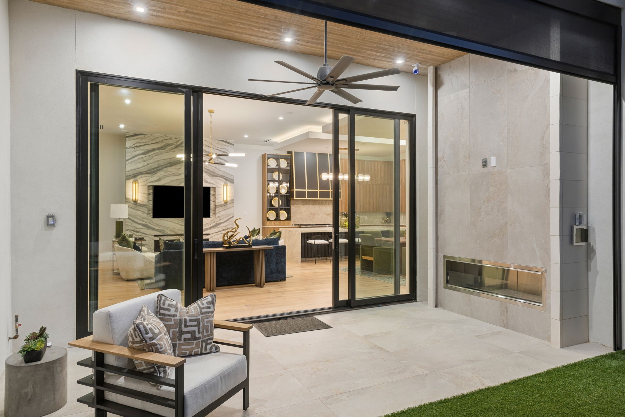 1828 Riviera Lane