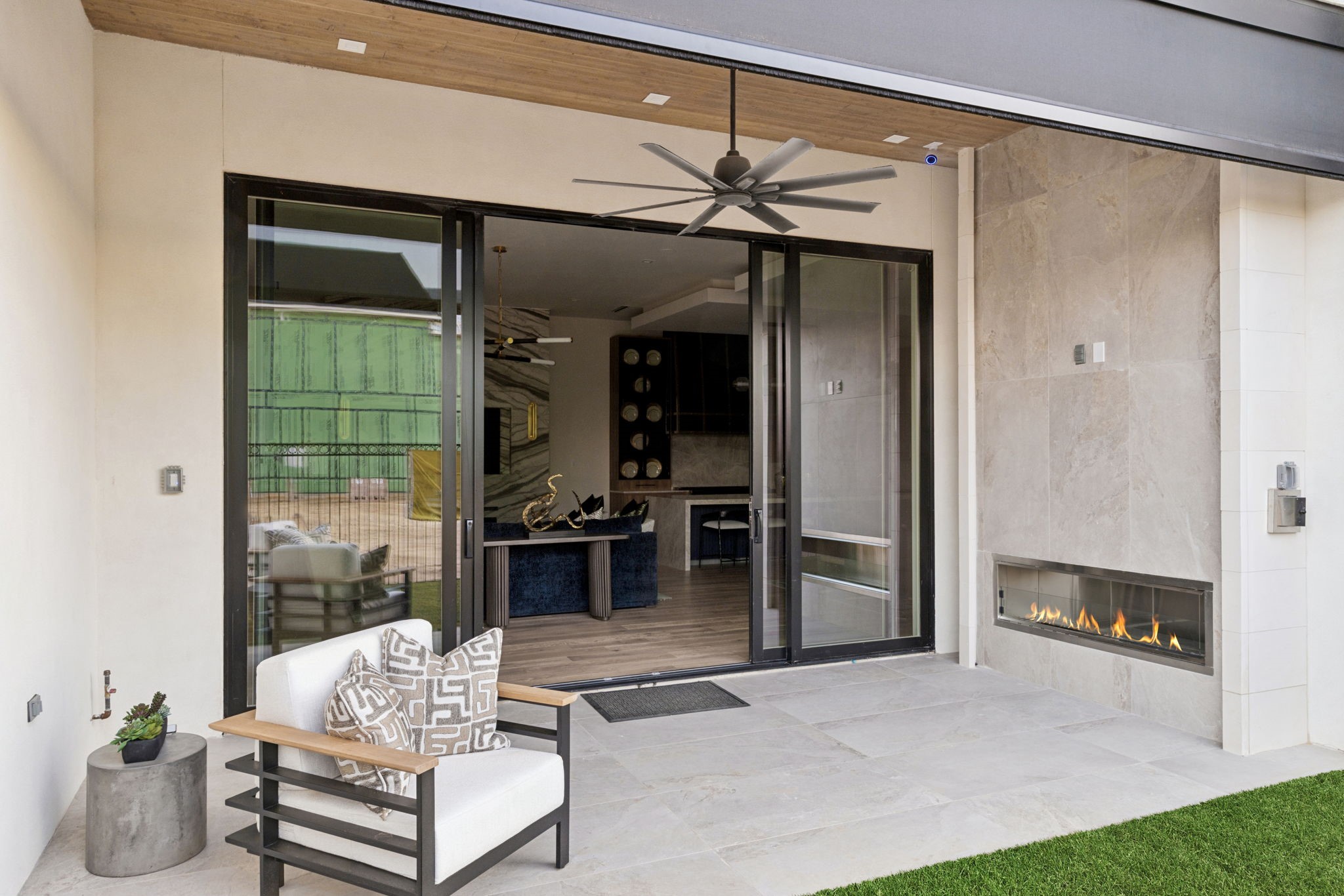 1828 Riviera Lane