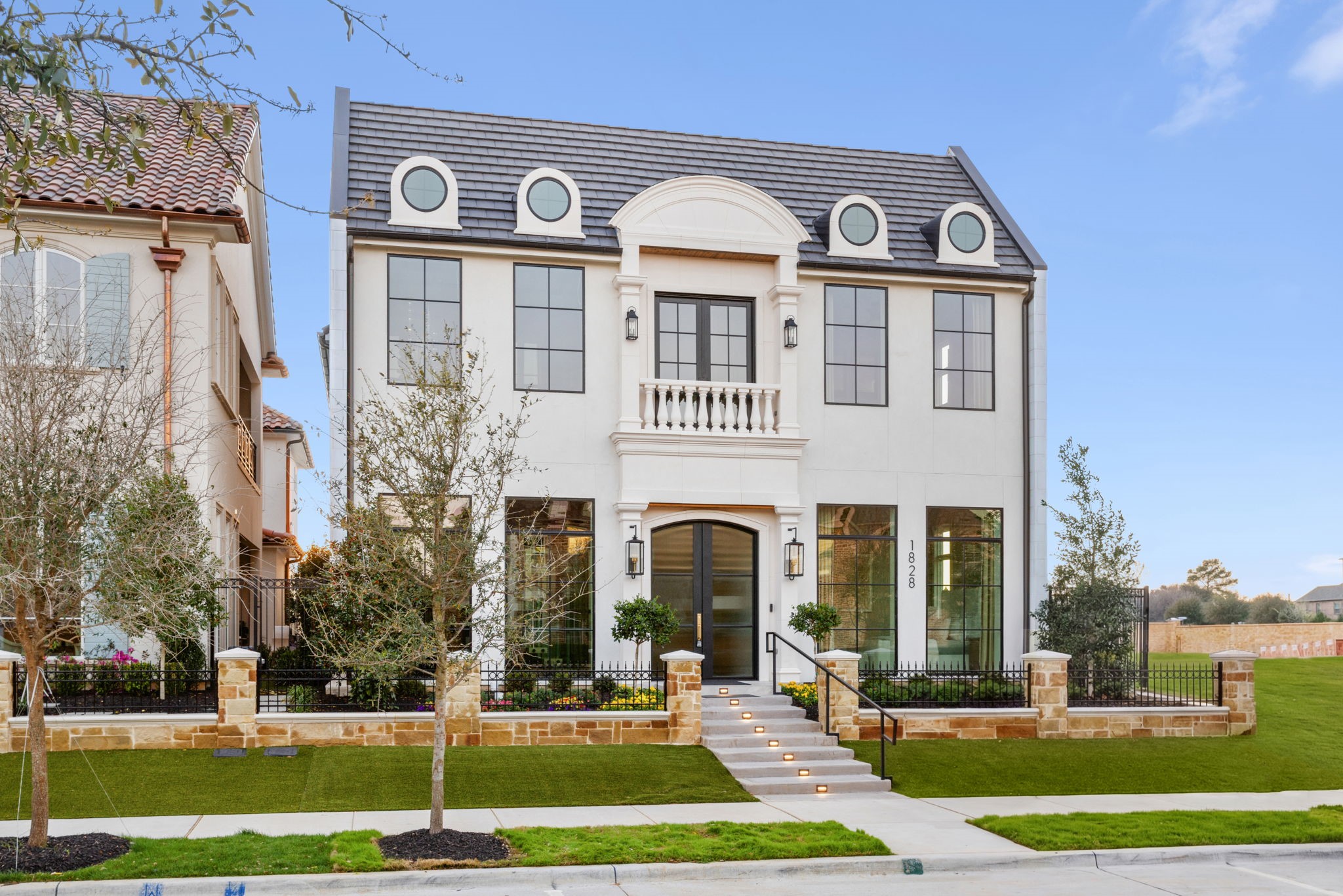 1828 Riviera Lane