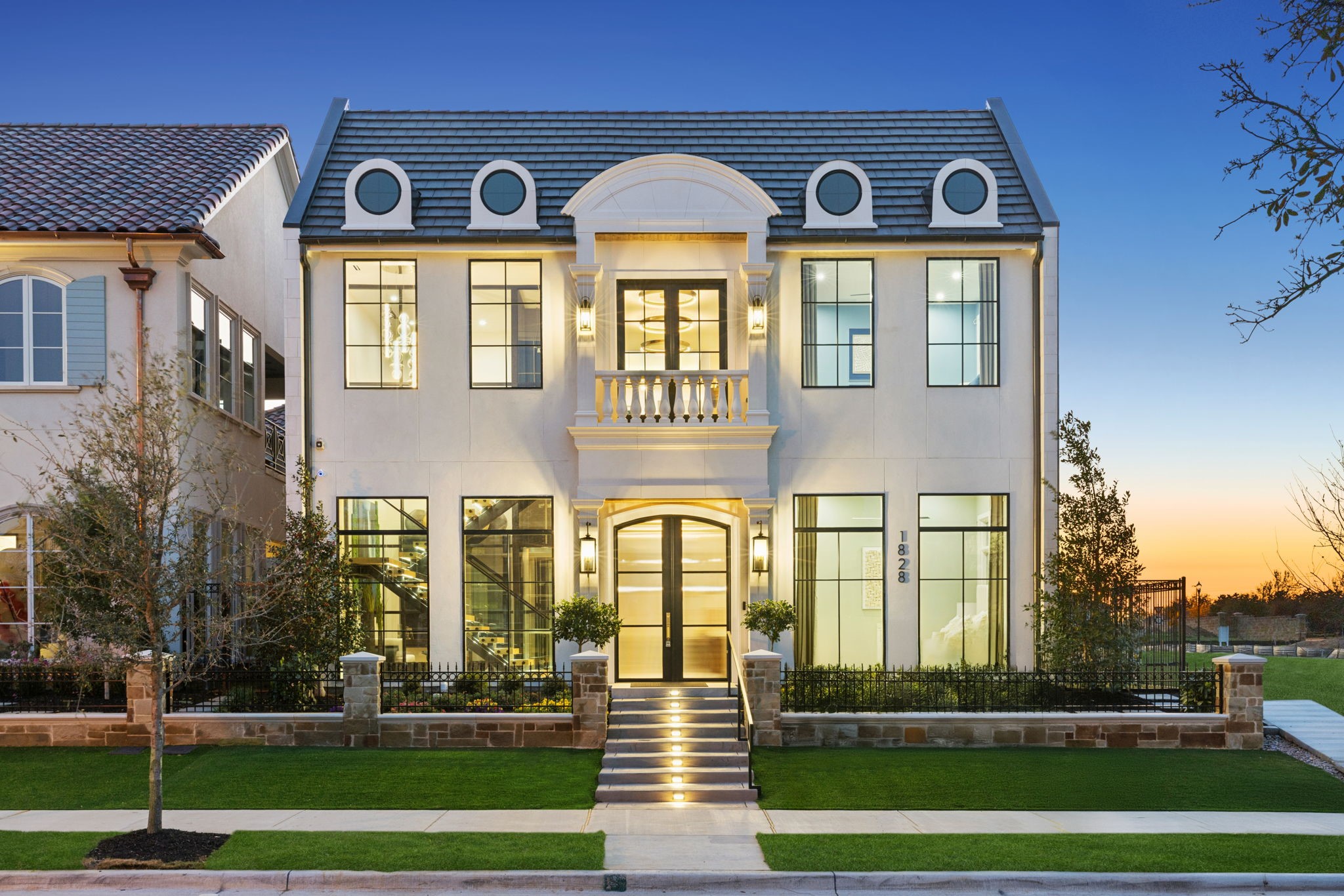 1828 Riviera Lane