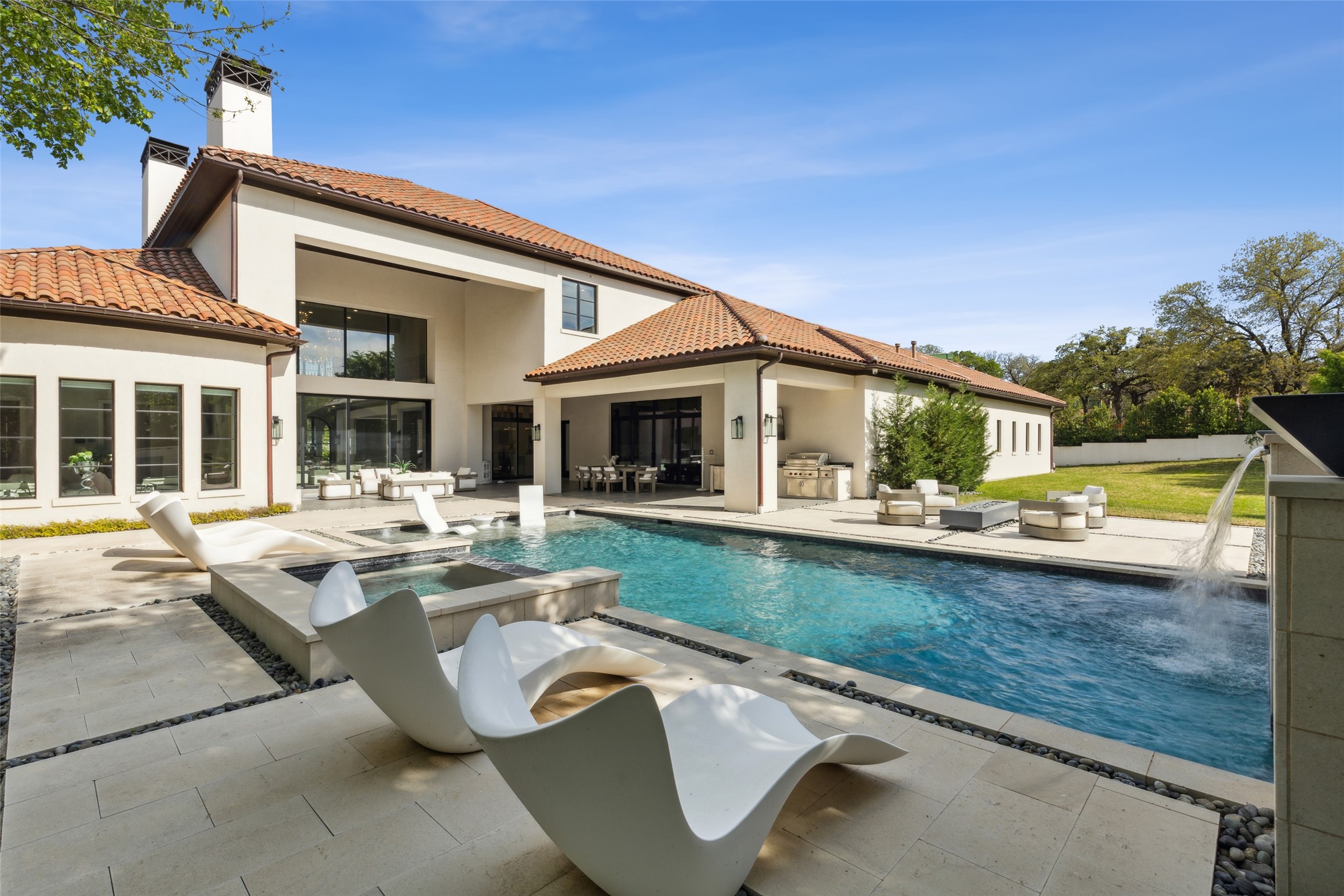 1521 Meandering Way Drive