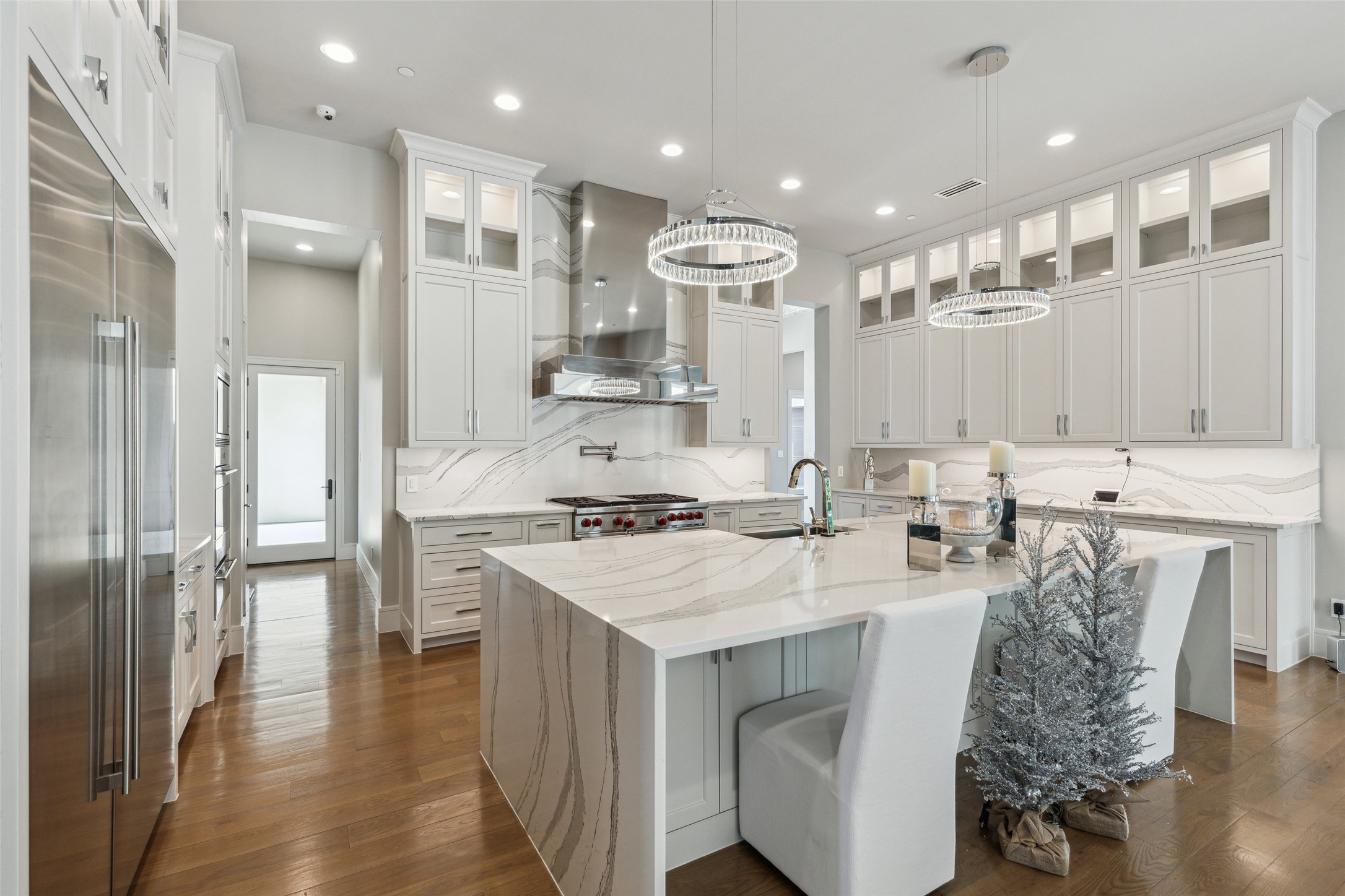 1521 Meandering Way Drive