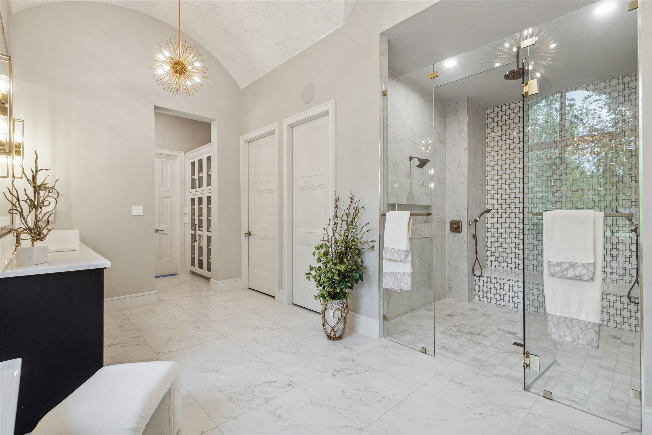 1521 Meandering Way Drive