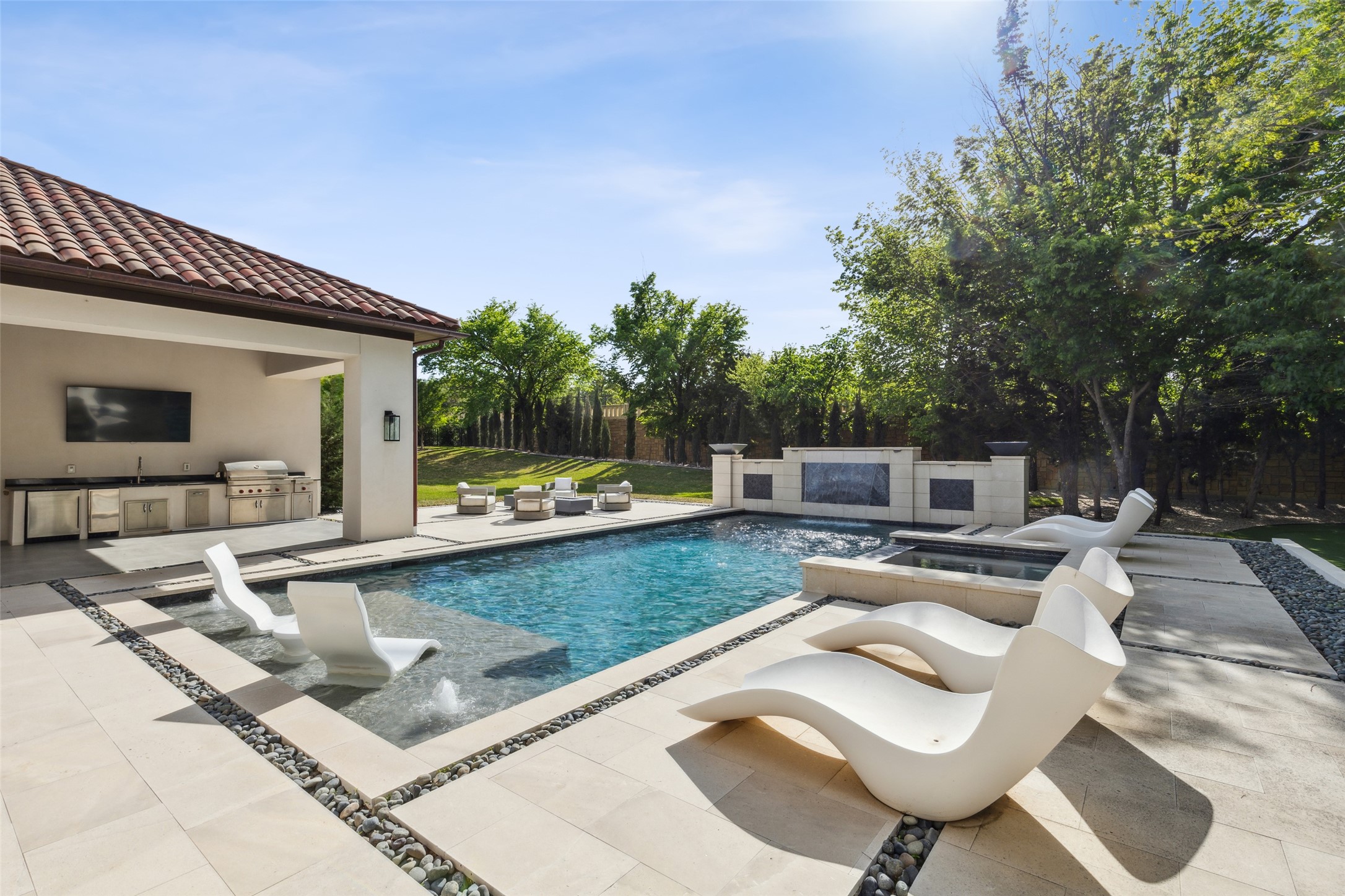 1521 Meandering Way Drive