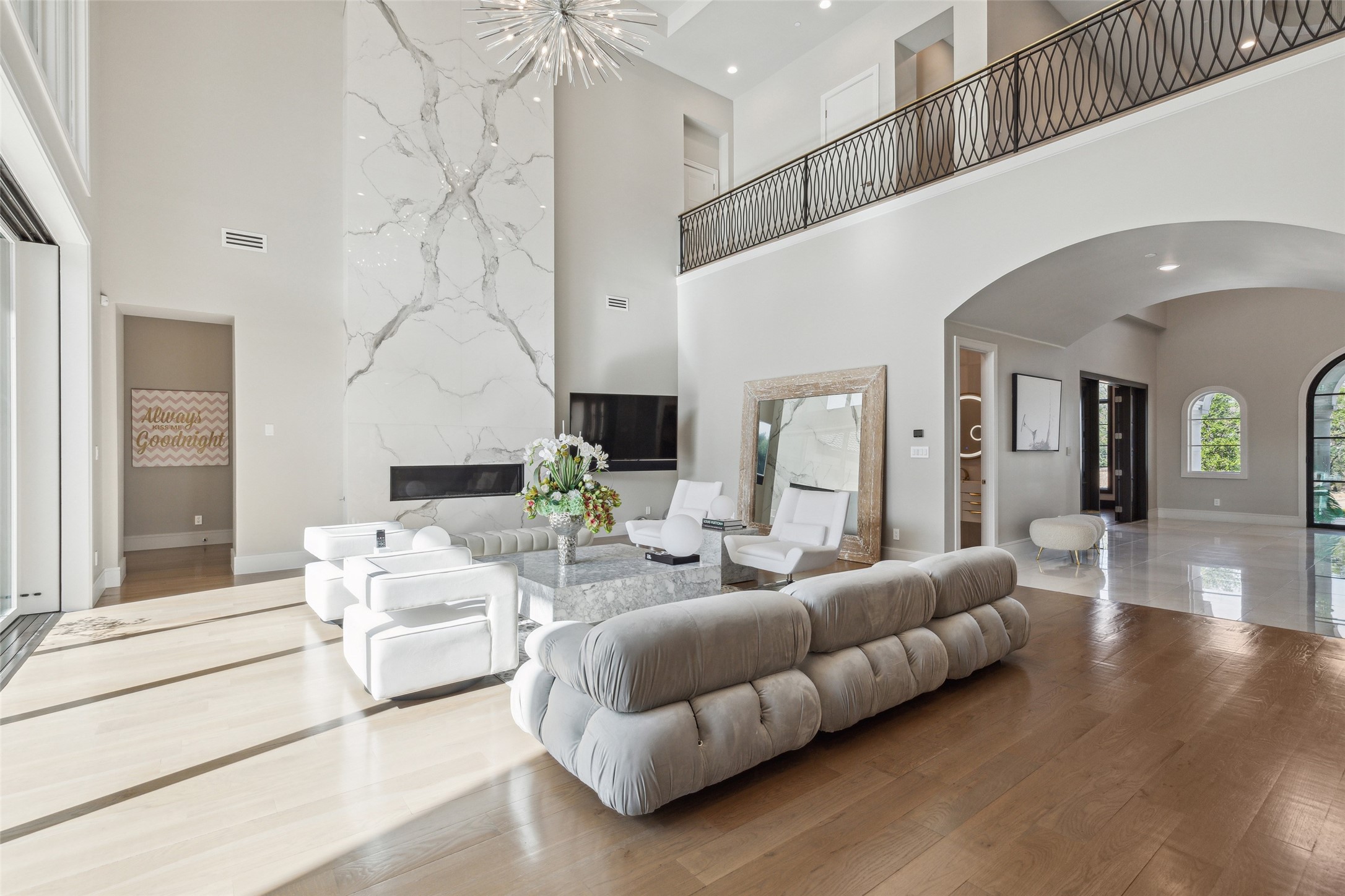 1521 Meandering Way Drive