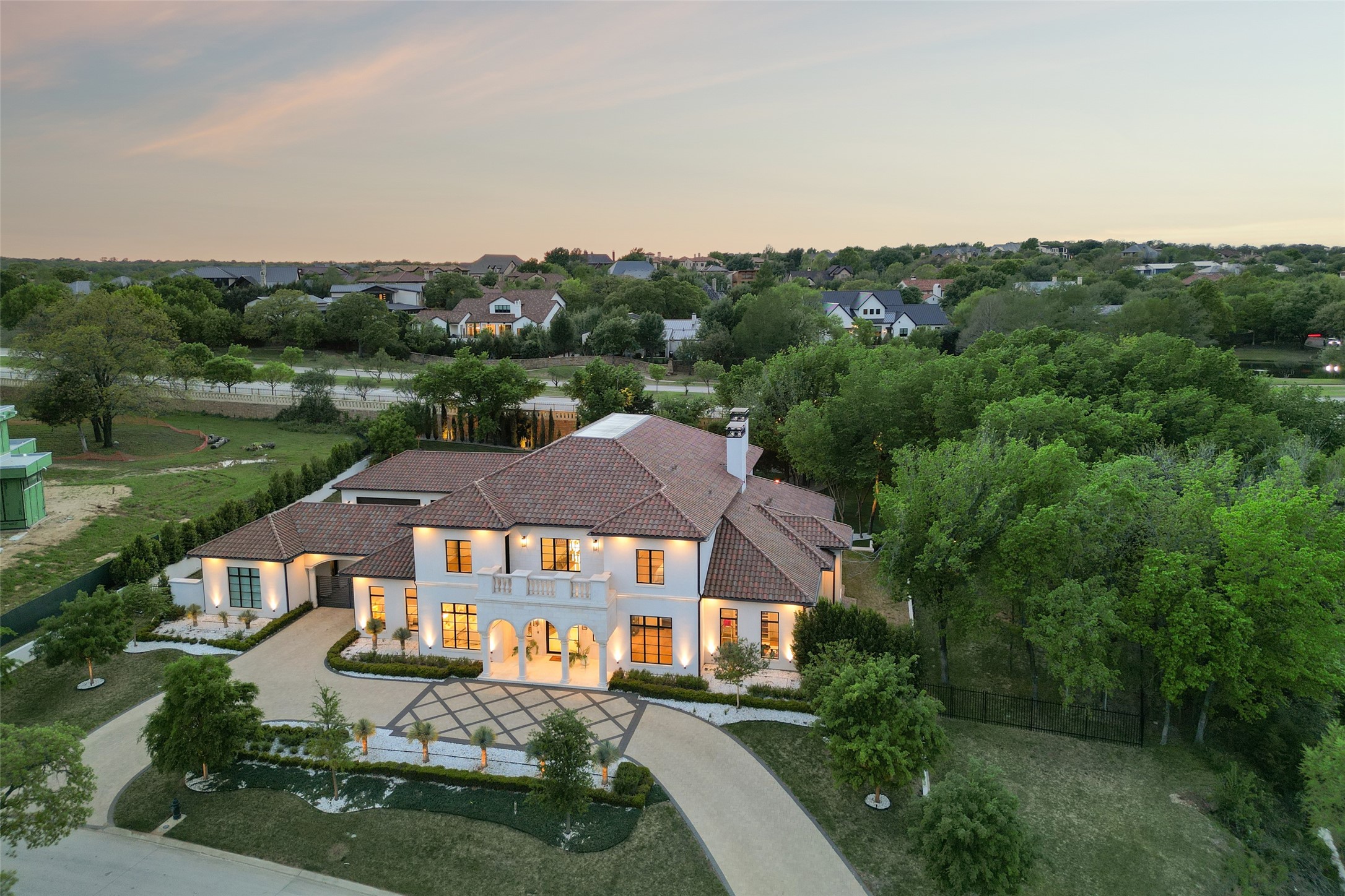 1521 Meandering Way Drive